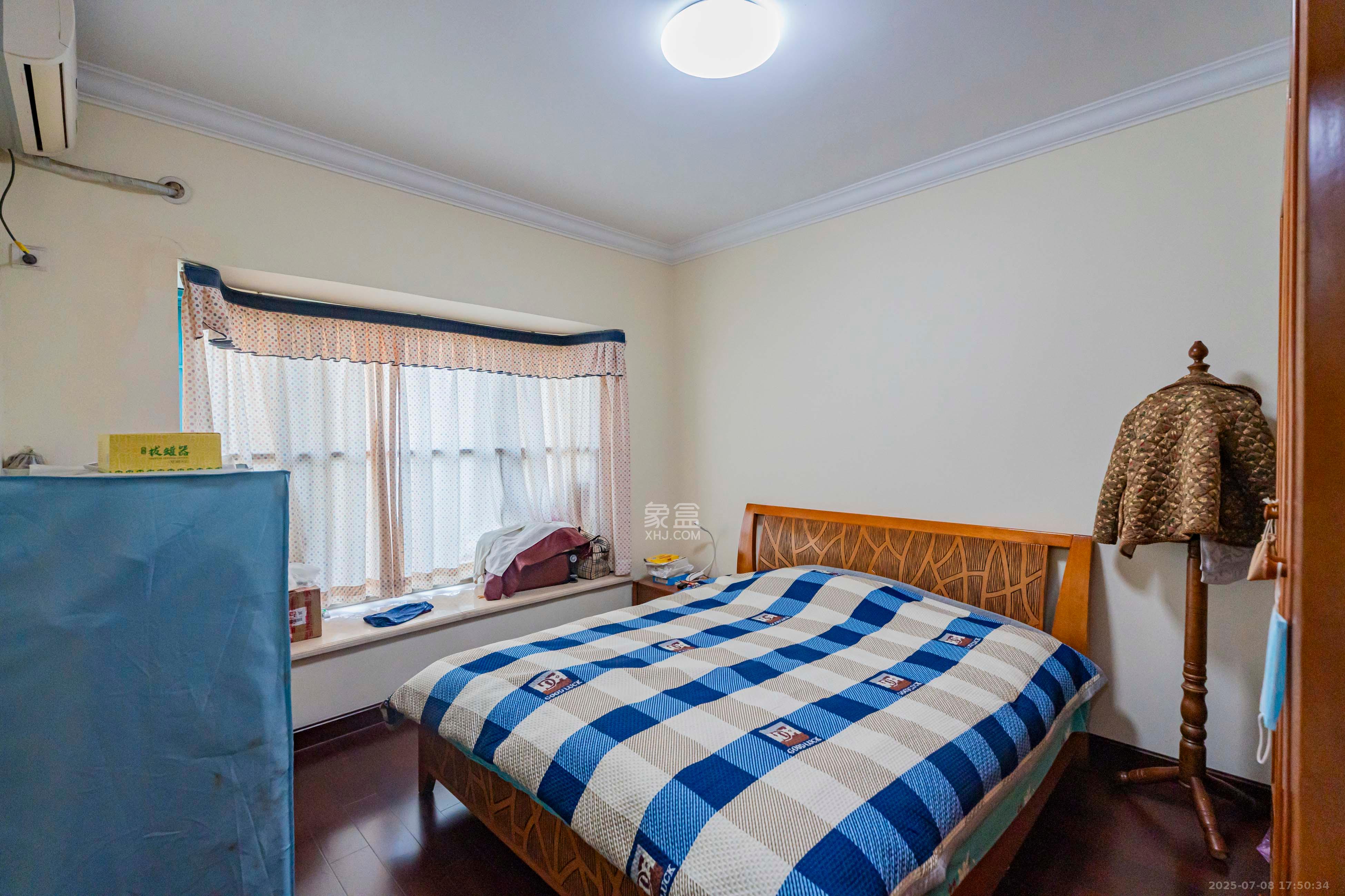 恒大雅苑  4室2厅2卫    166.0万 恒大雅苑  4室2厅2卫    166.0万卧室