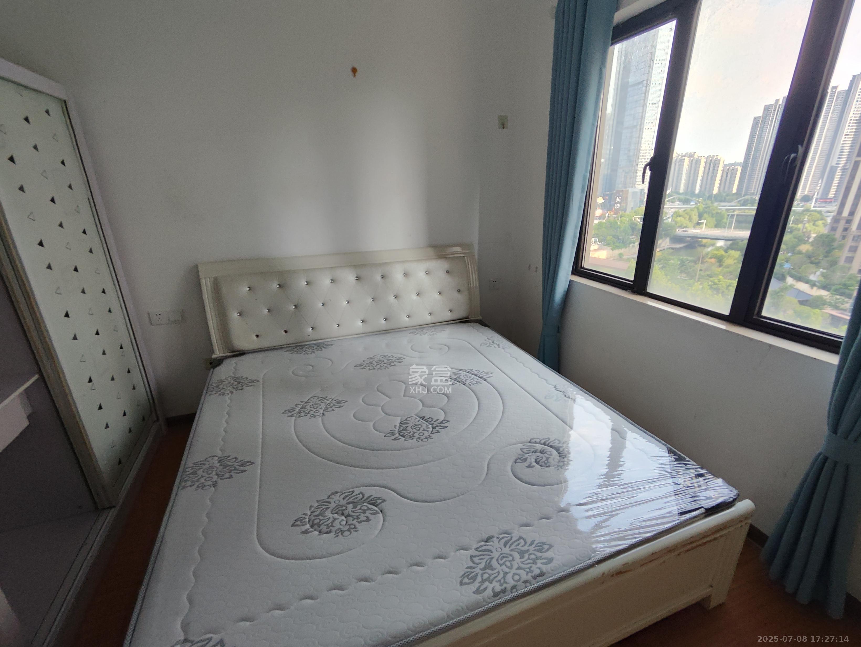 中国铁建梅溪青秀二期  4室2厅2卫    3500.0元/月