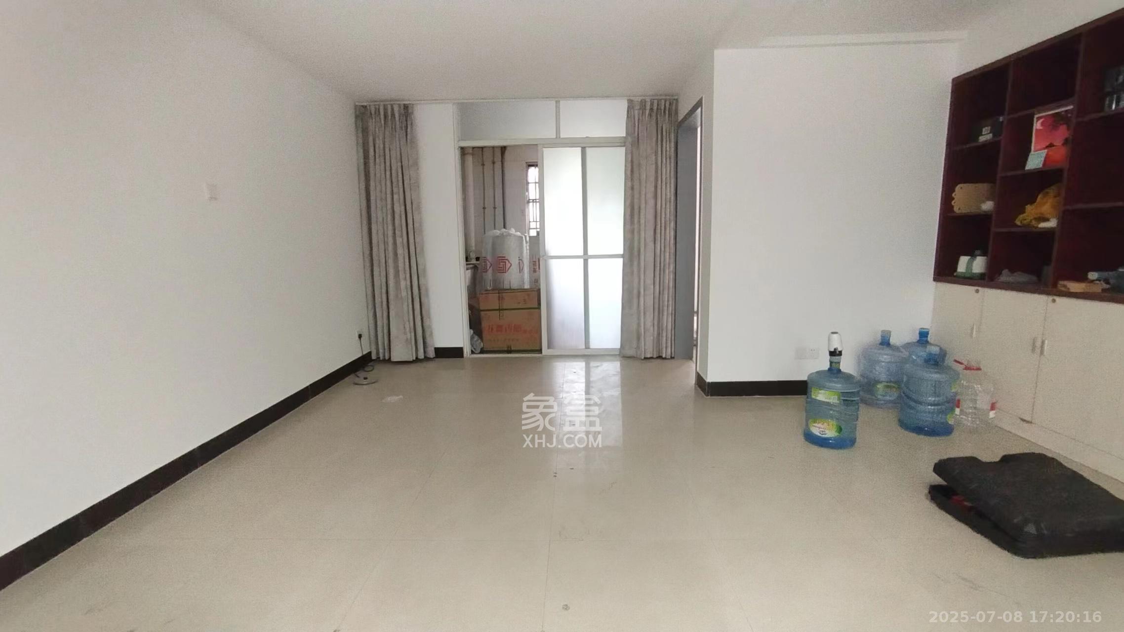 银港水晶城  4室2厅1卫    3300.0元/月 银港水晶城  4室2厅1卫    3300.0元/月室内图