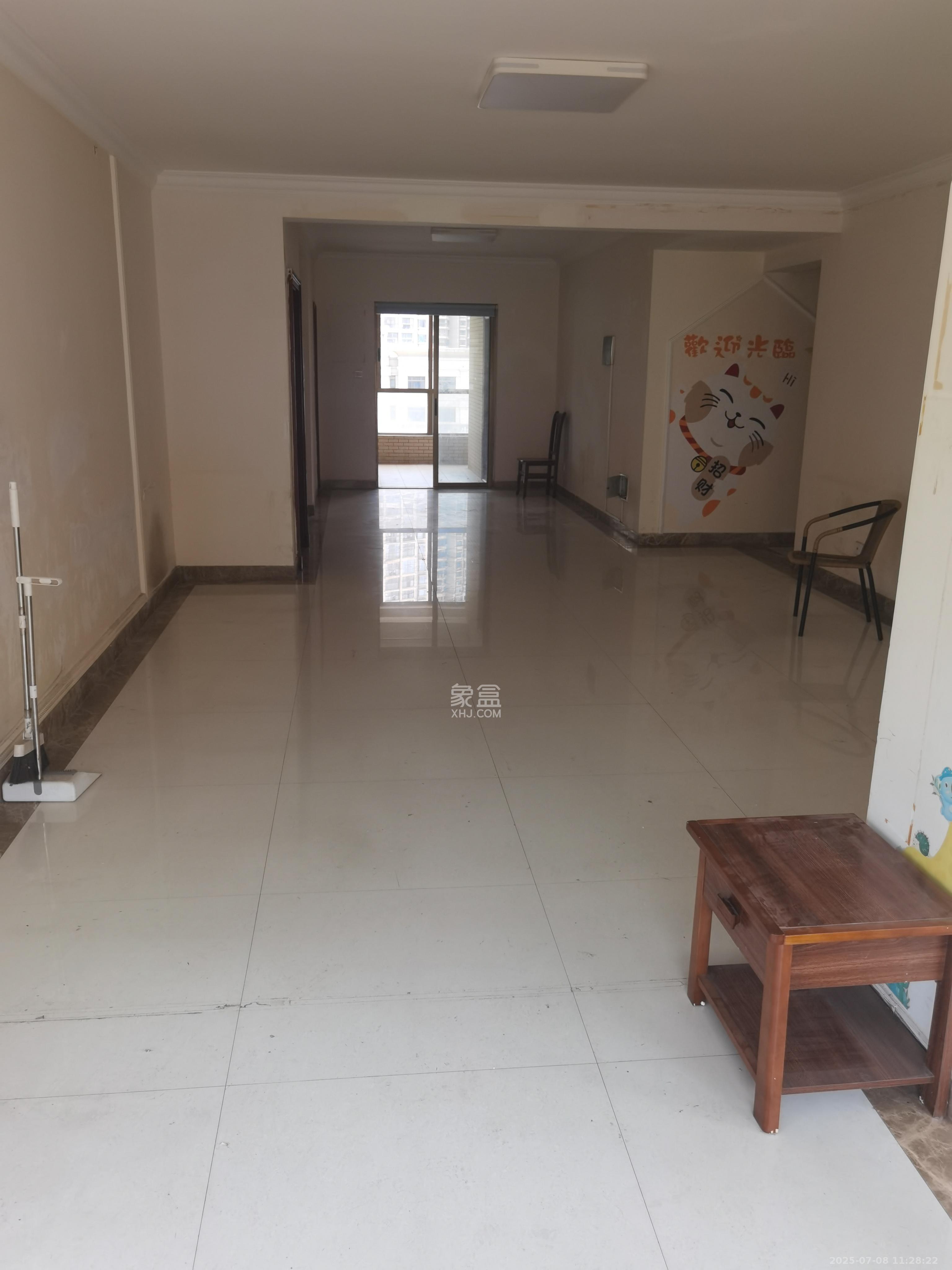 江山帝景雅典 4室2厅2卫 3200.0元/月 江山帝景雅典 4室2厅2卫 3200.0元/月室内图