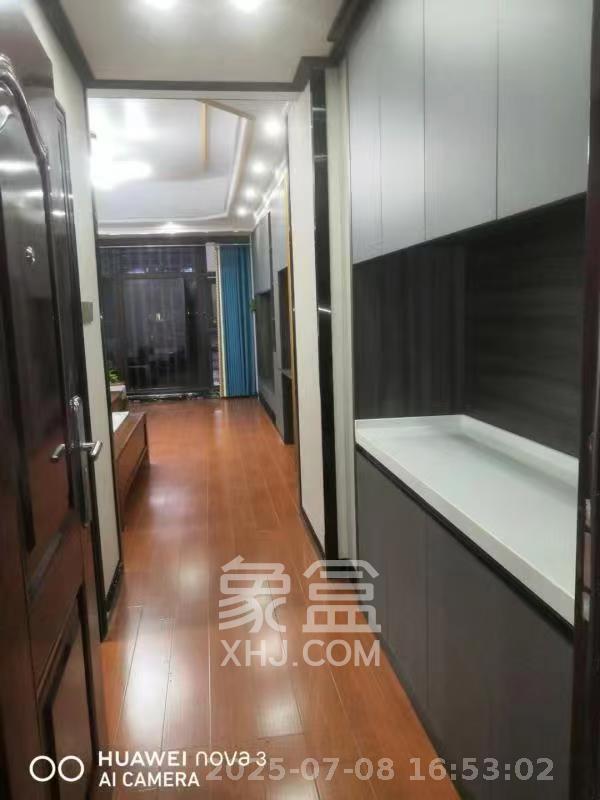 东方美地  1室1厅1卫   1600.00元/月室内图