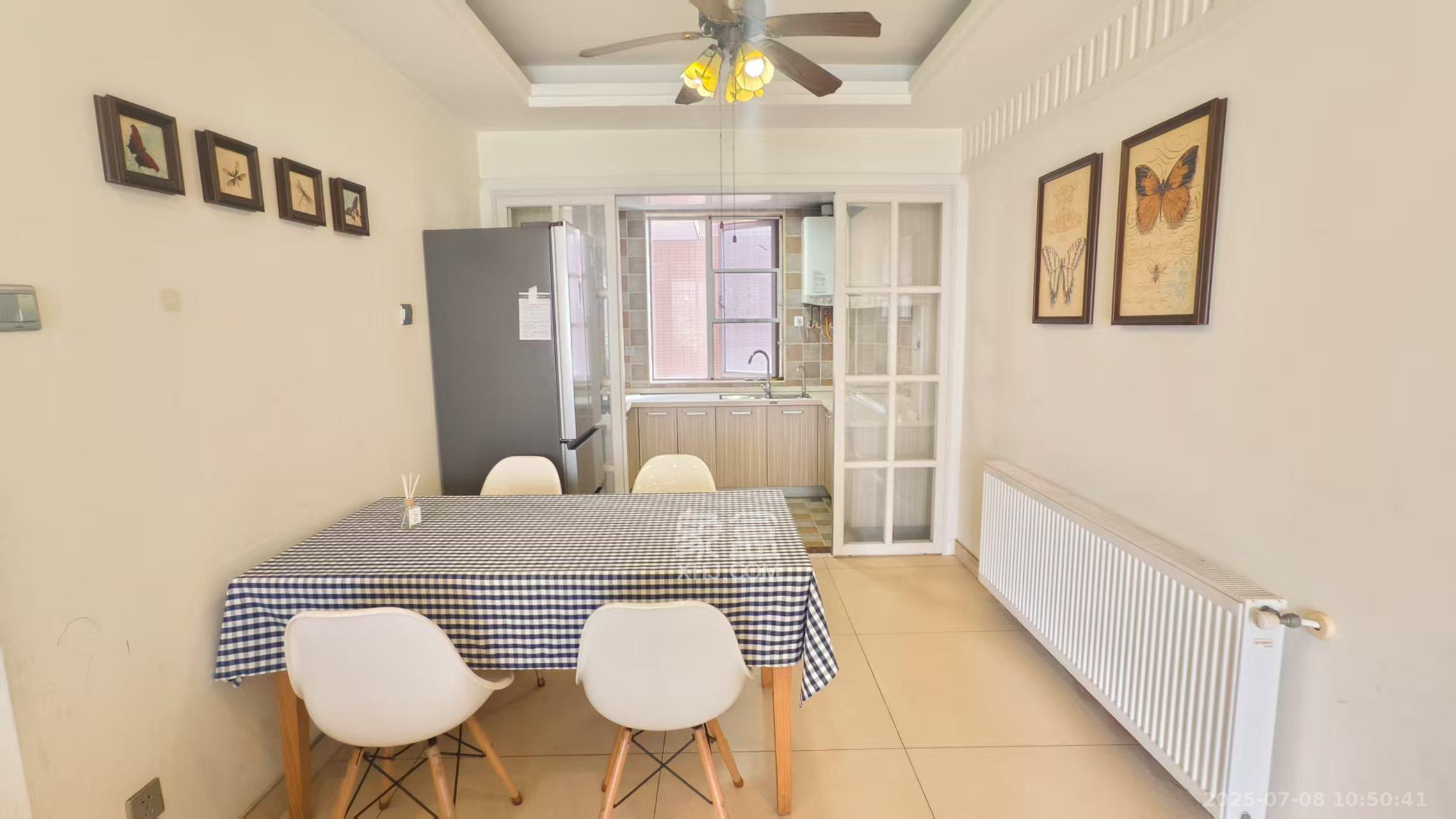 恒广国际景园一二区 3室2厅2卫 2400.0元/月 恒广国际景园一二区 3室2厅2卫 2400.0元/月室内图