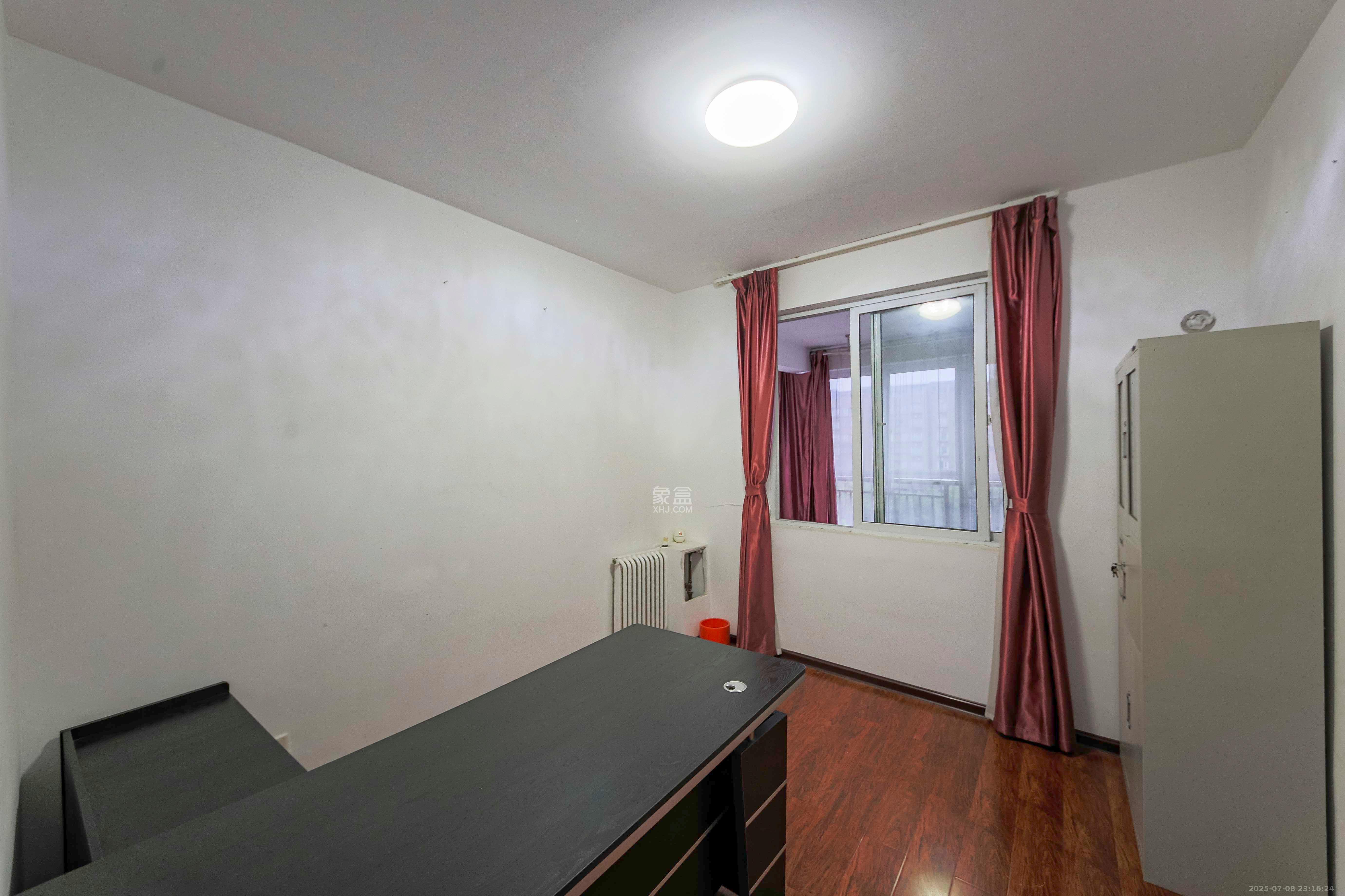 金葳佳园  4室2厅2卫    210.0万 金葳佳园  4室2厅2卫    210.0万卧室