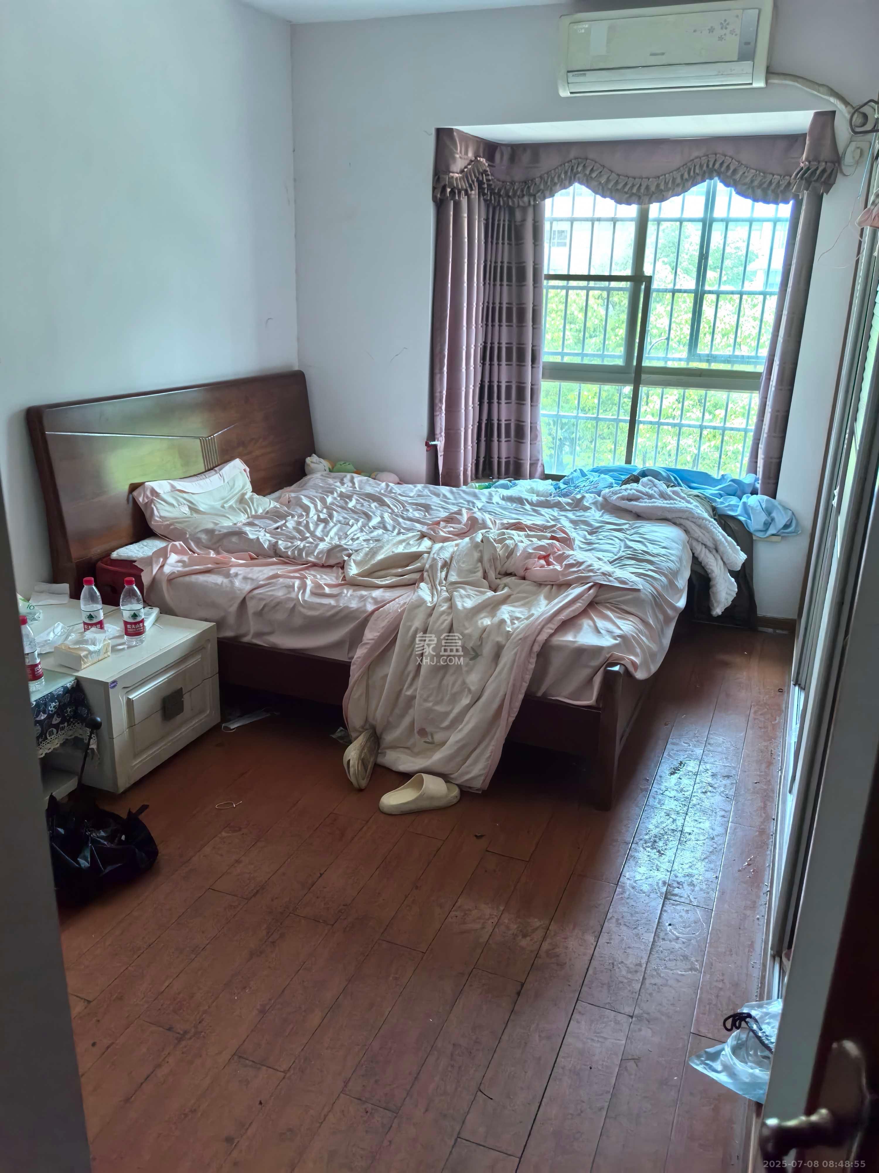 麓谷加州阳光 3室2厅2卫 2500.0元/月 麓谷加州阳光 3室2厅2卫 2500.0元/月室内图