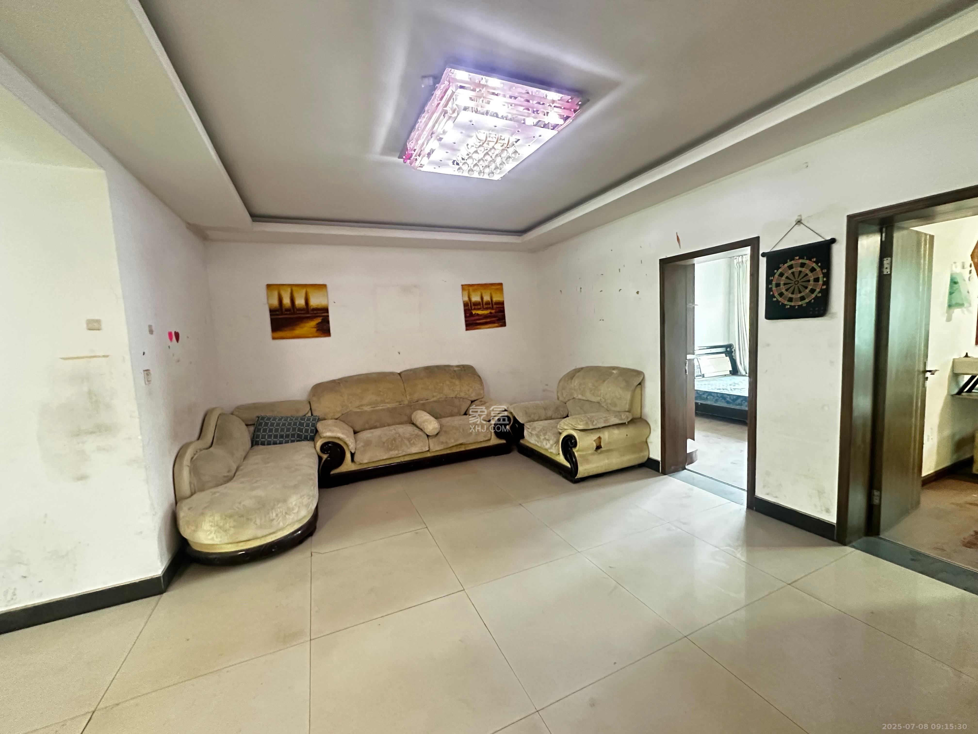 中南汽车世界 3室2厅1卫 1300.0元/月 中南汽车世界 3室2厅1卫 1300.0元/月室内图