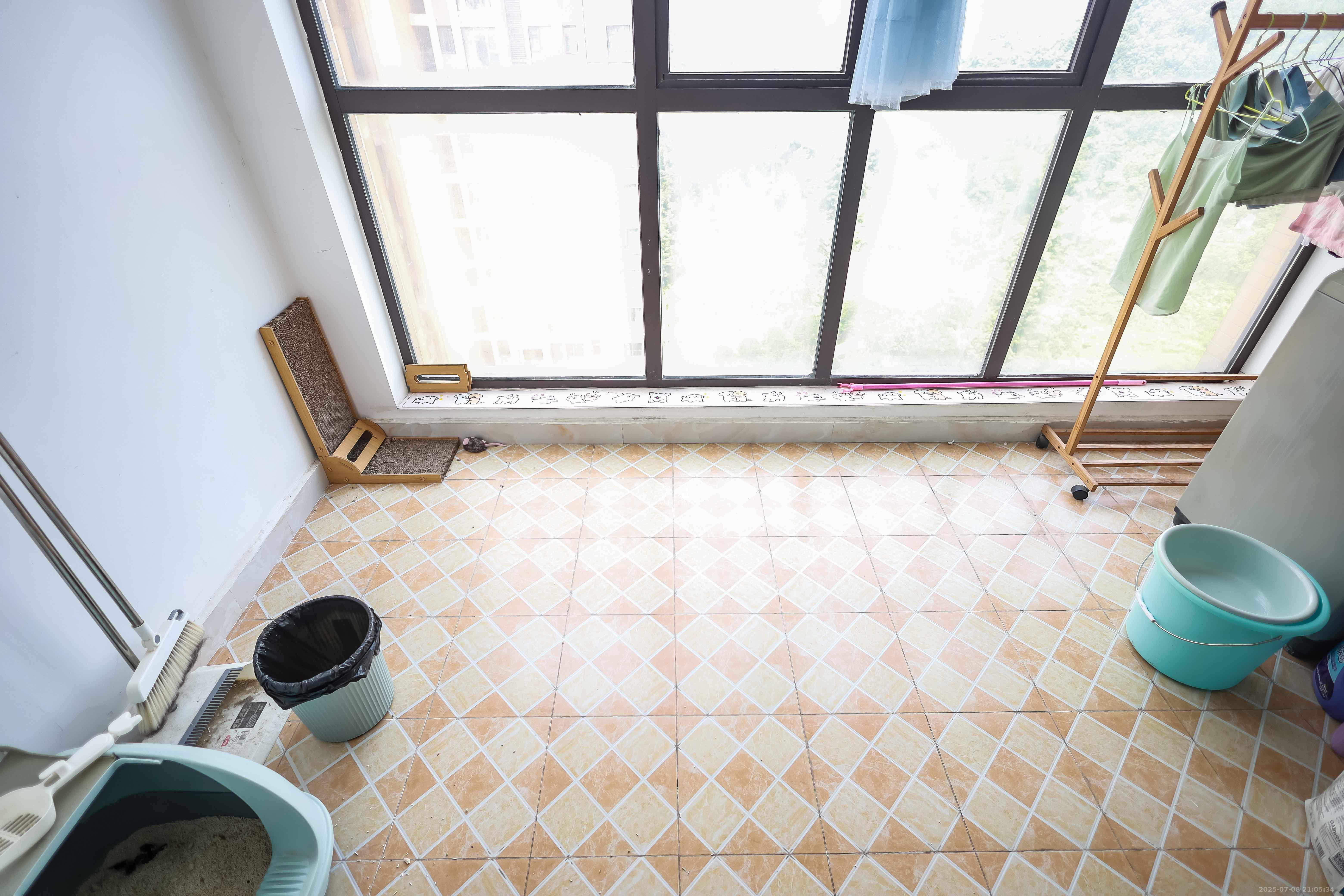 盛景谷山里 2室2厅1卫 75.0万 盛景谷山里 2室2厅1卫 75.0万阳台