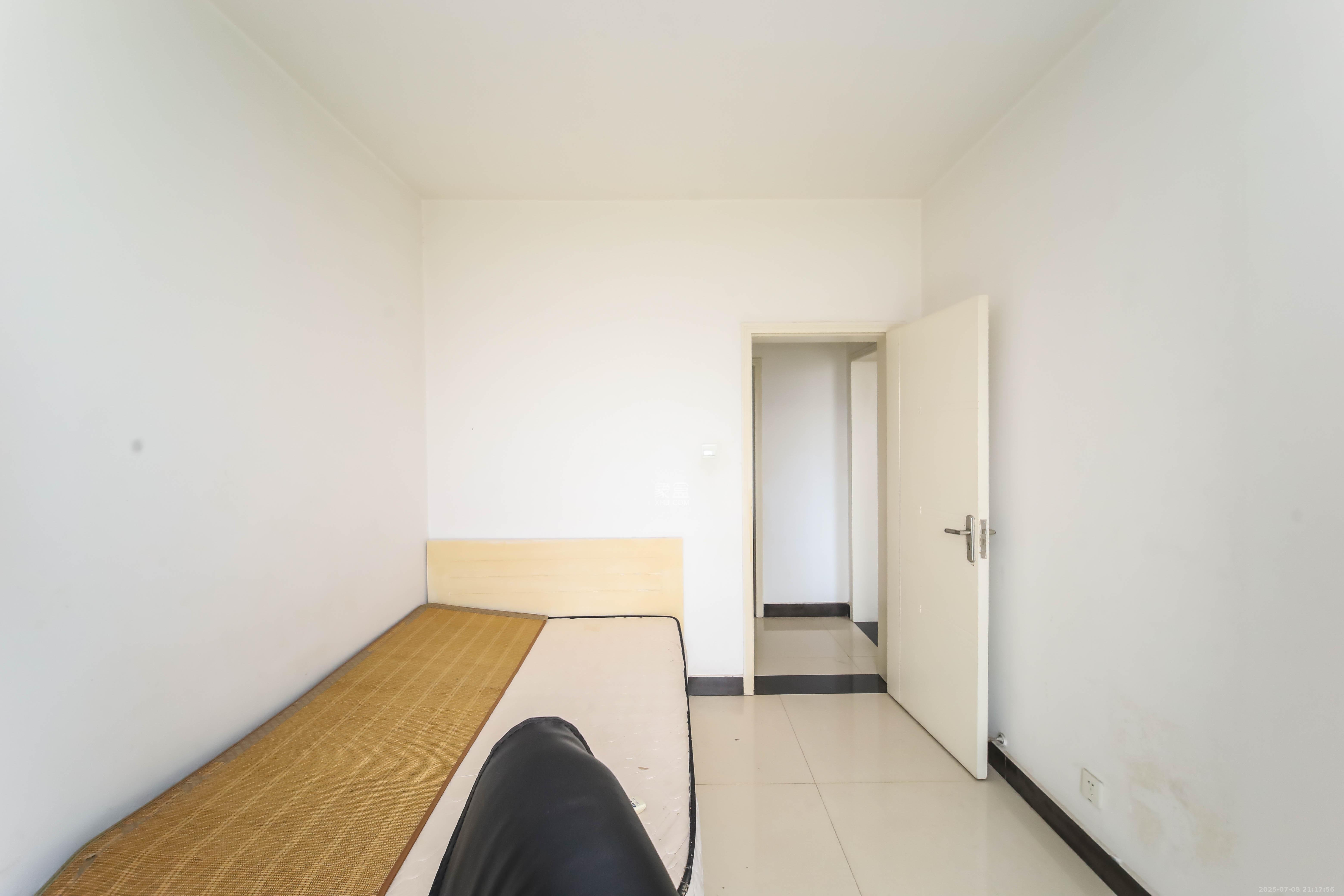 江河双水湾 3室2厅1卫 76.0万 江河双水湾 3室2厅1卫 76.0万卧室