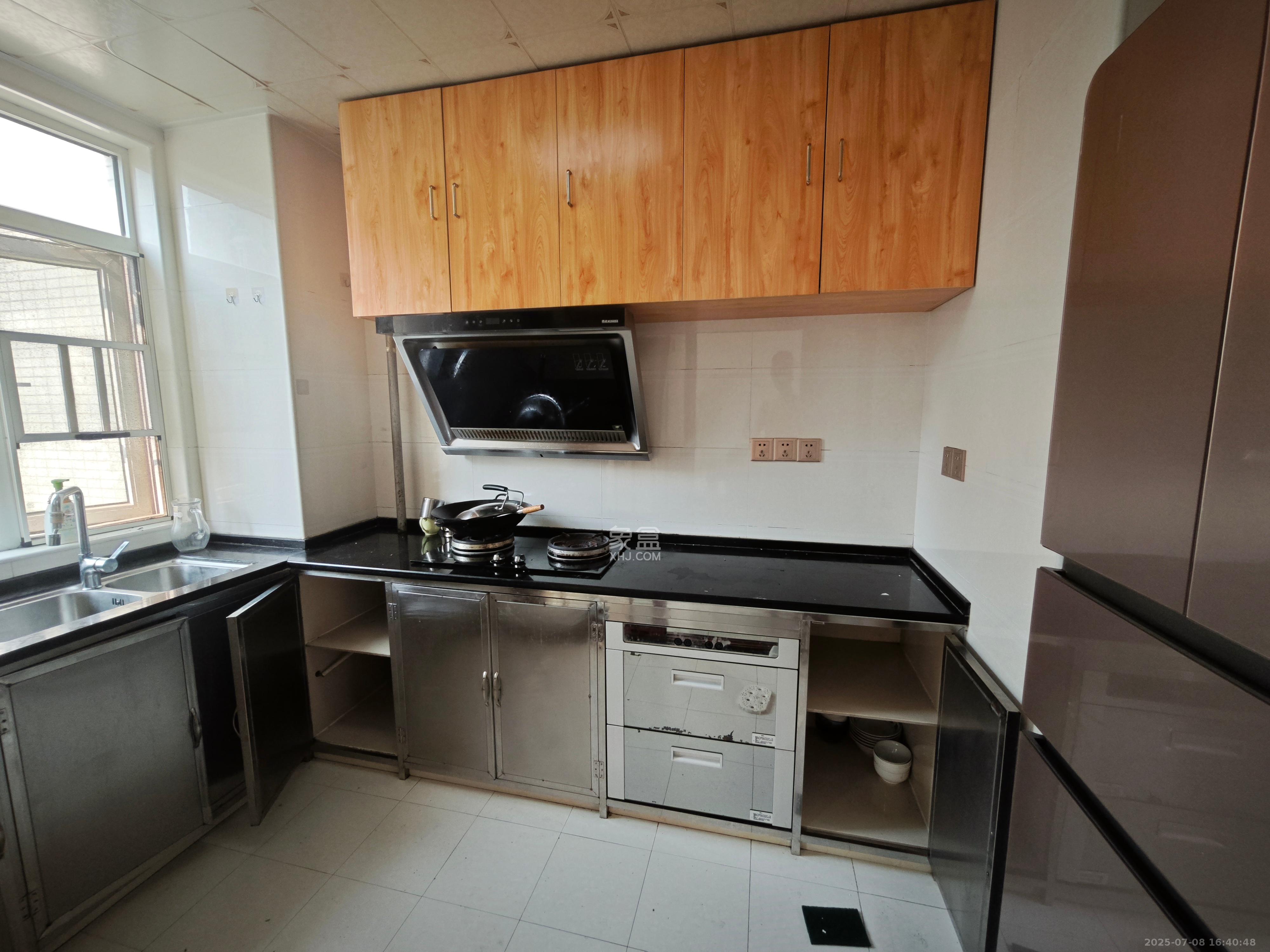 万国城(当代满庭春MOMA)一期 1室2厅2卫 2000.0元/月 万国城(当代满庭春MOMA)一期 1室2厅2卫 2000.0元/月室内图