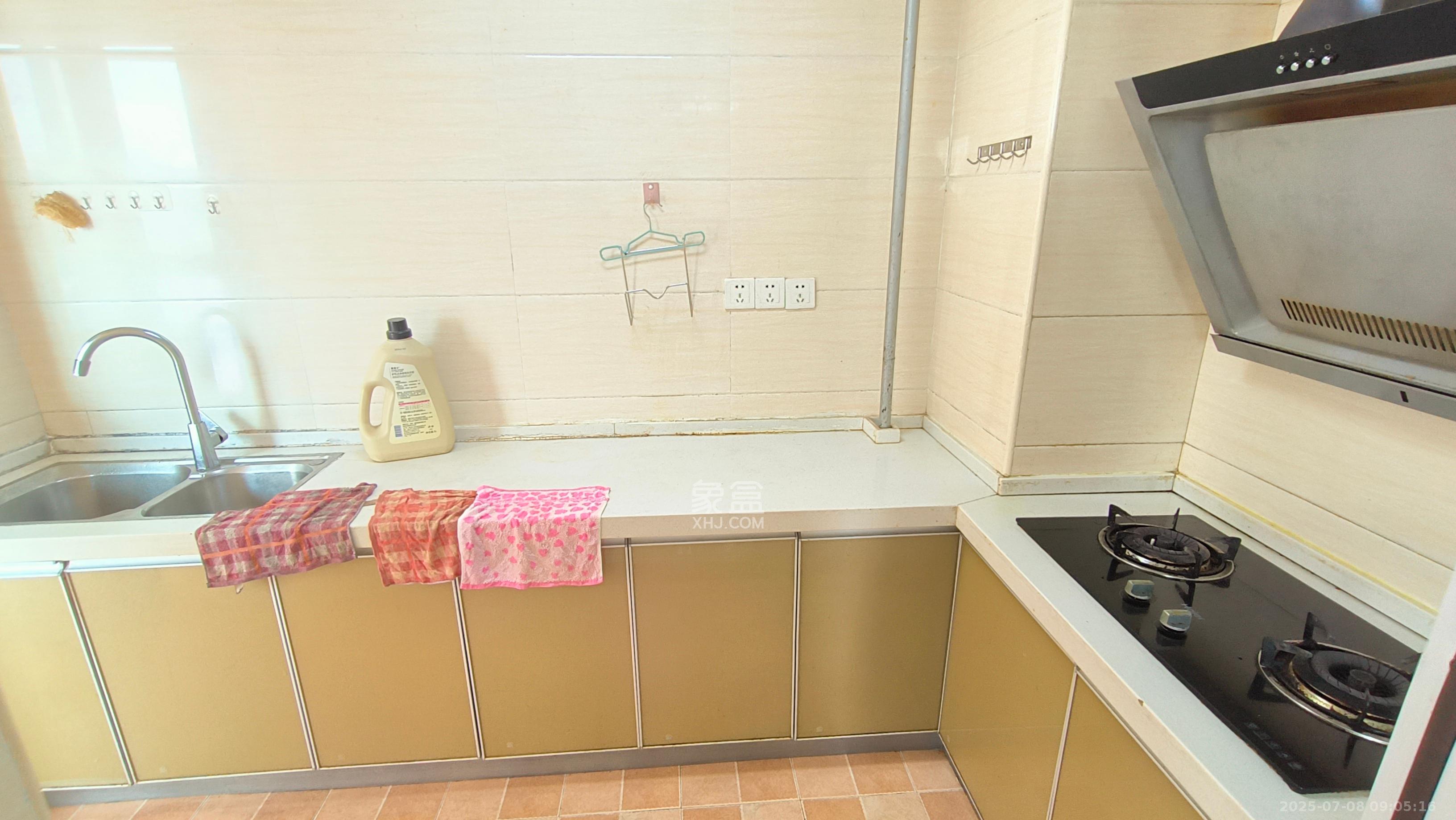 华润橡树湾  3室2厅2卫    2200.0元/月 华润橡树湾  3室2厅2卫    2200.0元/月室内图