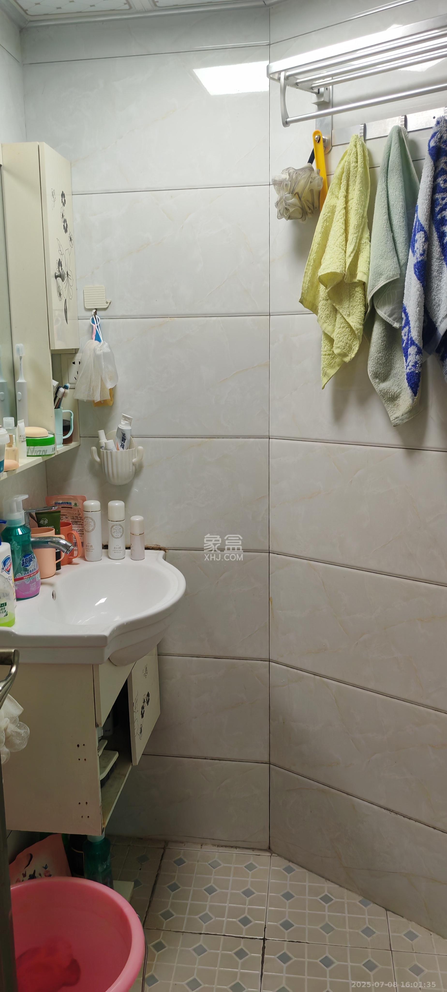 深业睿城  2室1厅1卫   1600.00元/月室内图