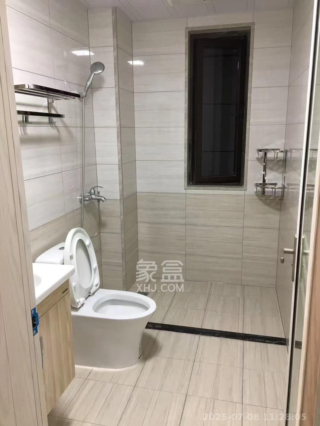 卓越浅水湾  3室2厅2卫   3200.00元/月室内图