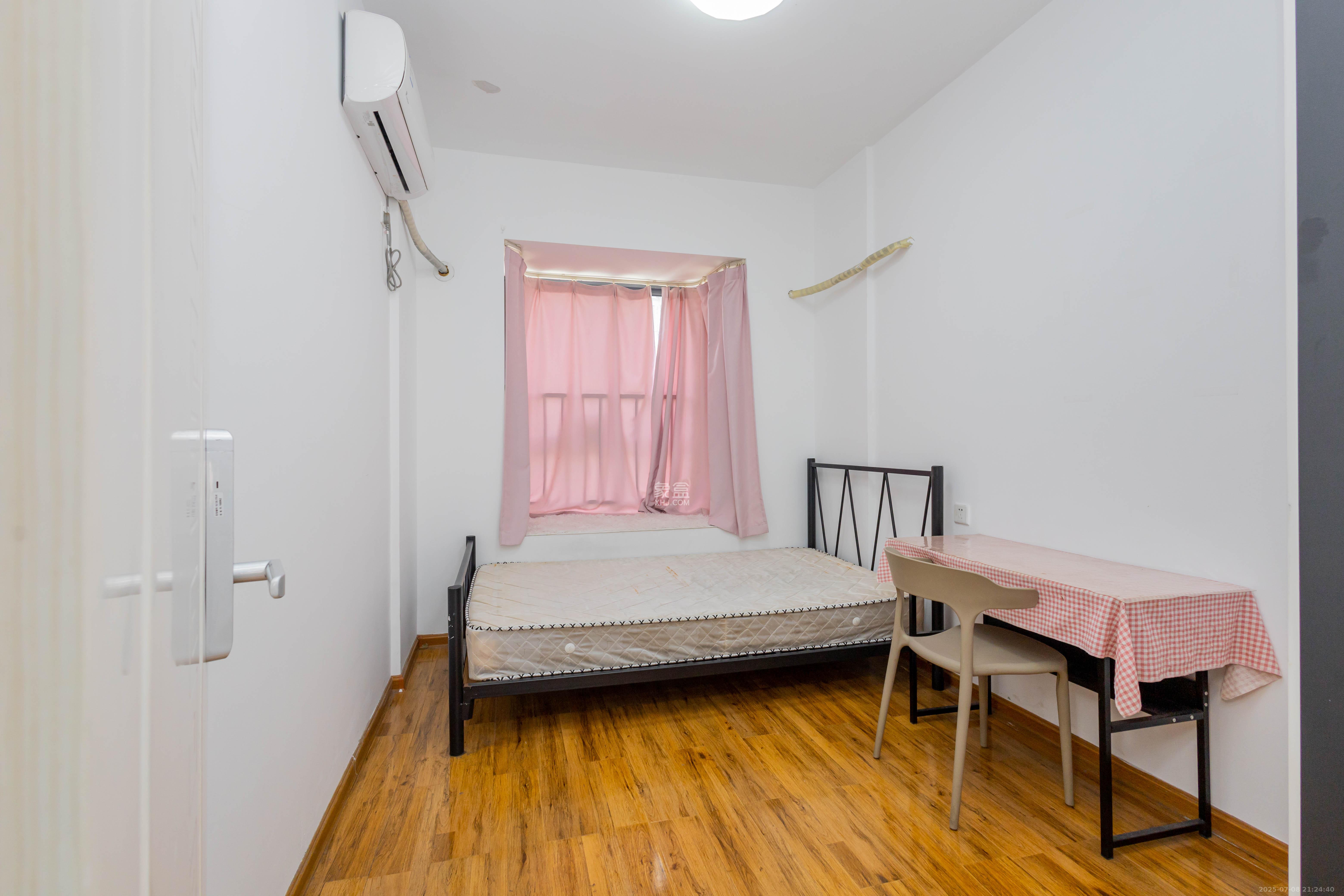 东业上城嘉苑(晟悦国际) 4室2厅2卫 84.0万 东业上城嘉苑(晟悦国际) 4室2厅2卫 84.0万卧室