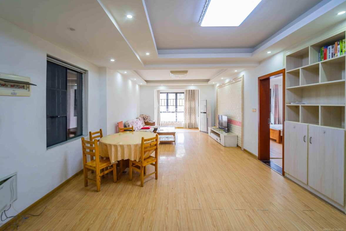 兴旺正佳广场(金石雅苑) 3室2厅2卫 2400.0元/月 兴旺正佳广场(金石雅苑) 3室2厅2卫 2400.0元/月室内图