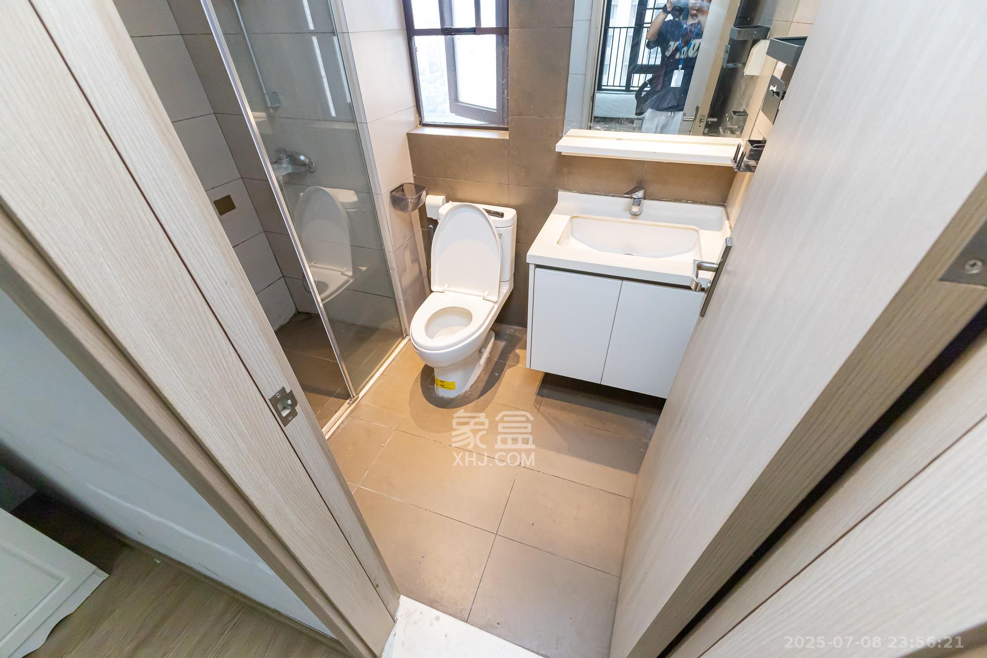 时代倾城五期  3室2厅1卫    98.0万 时代倾城五期  3室2厅1卫    98.0万卫生间