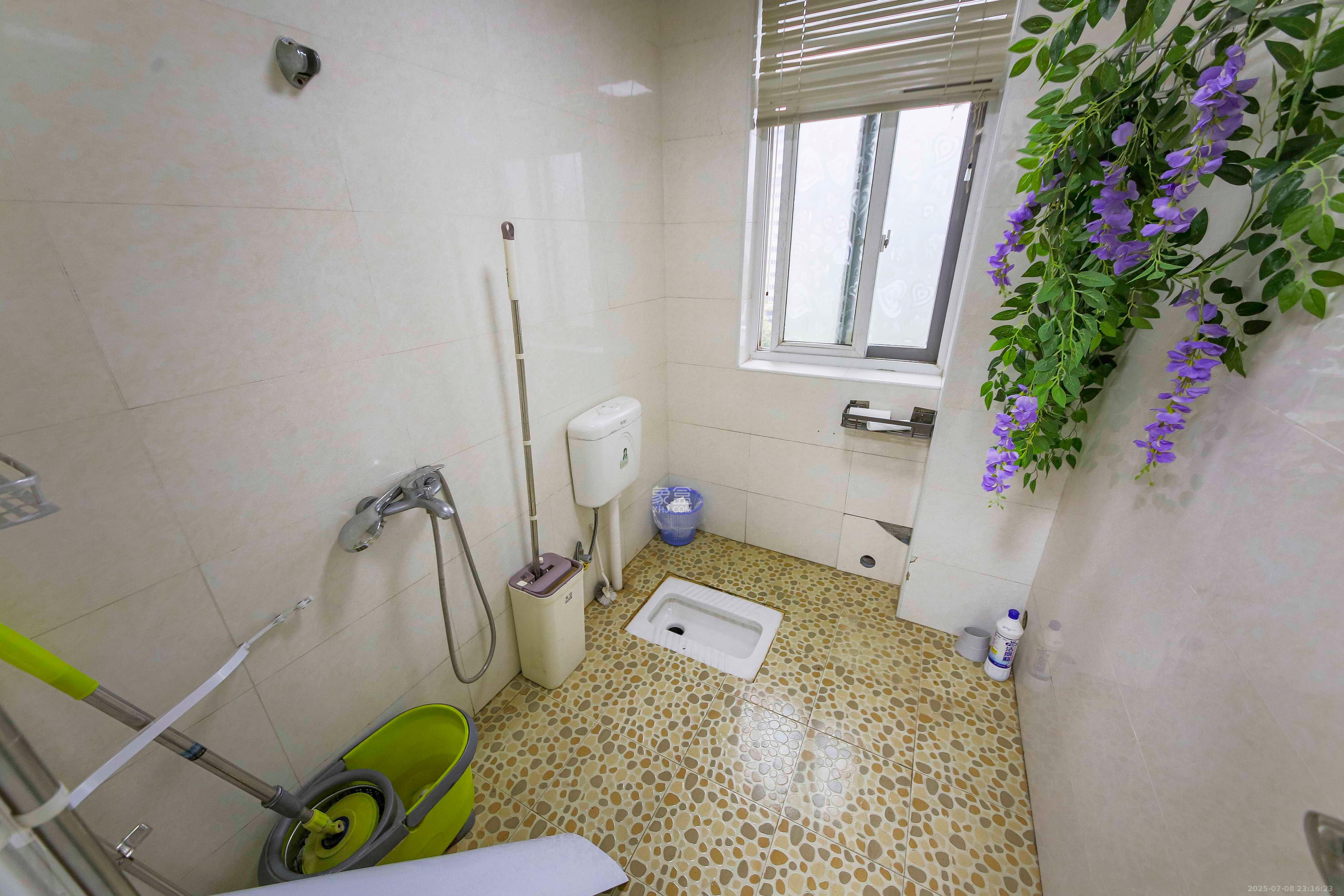 金葳佳园  4室2厅2卫    210.0万 金葳佳园  4室2厅2卫    210.0万卫生间