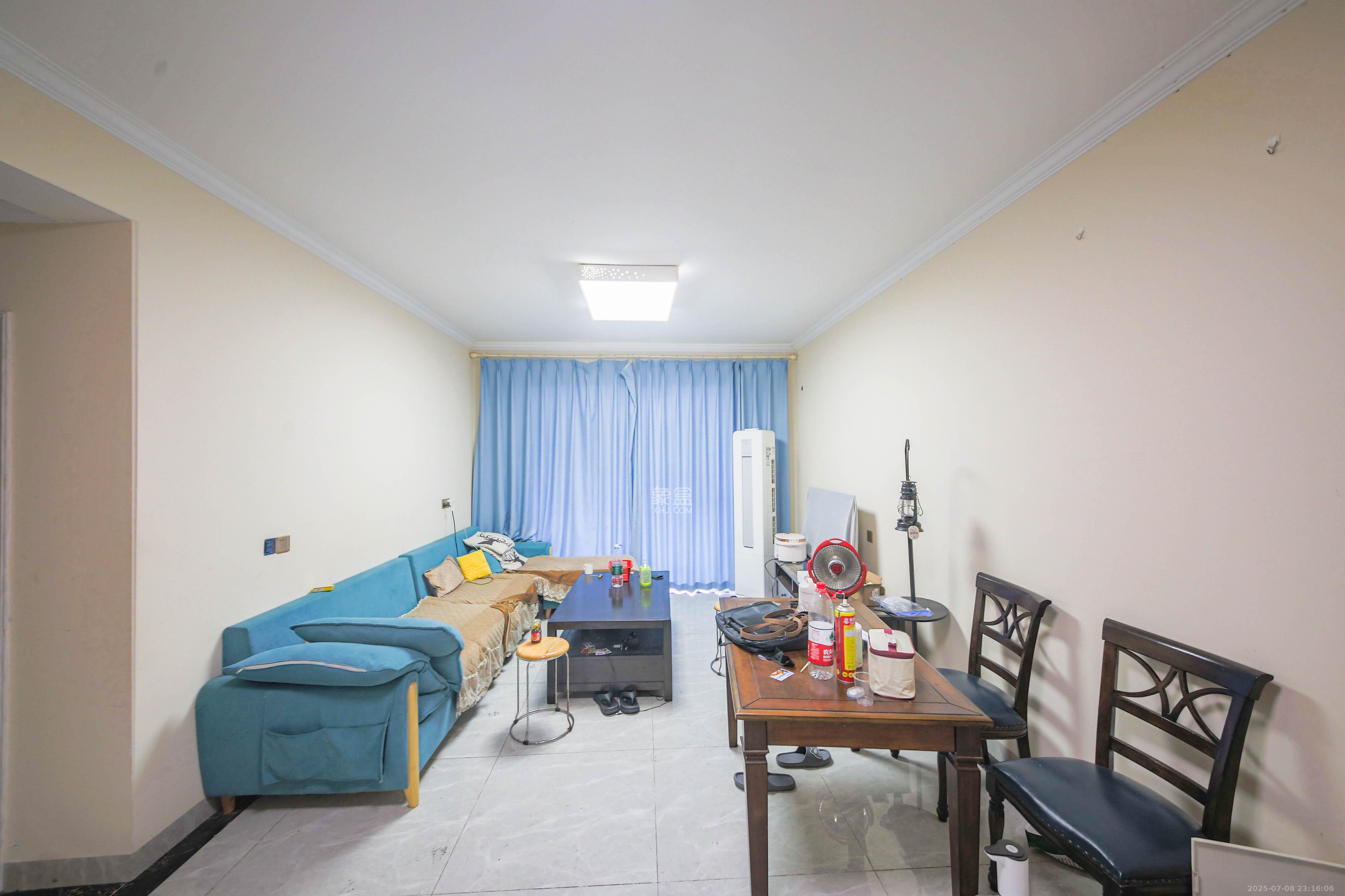 中南红领邦(红星嘉和苑)  3室2厅2卫    75.0万 中南红领邦(红星嘉和苑)  3室2厅2卫    75.0万客厅