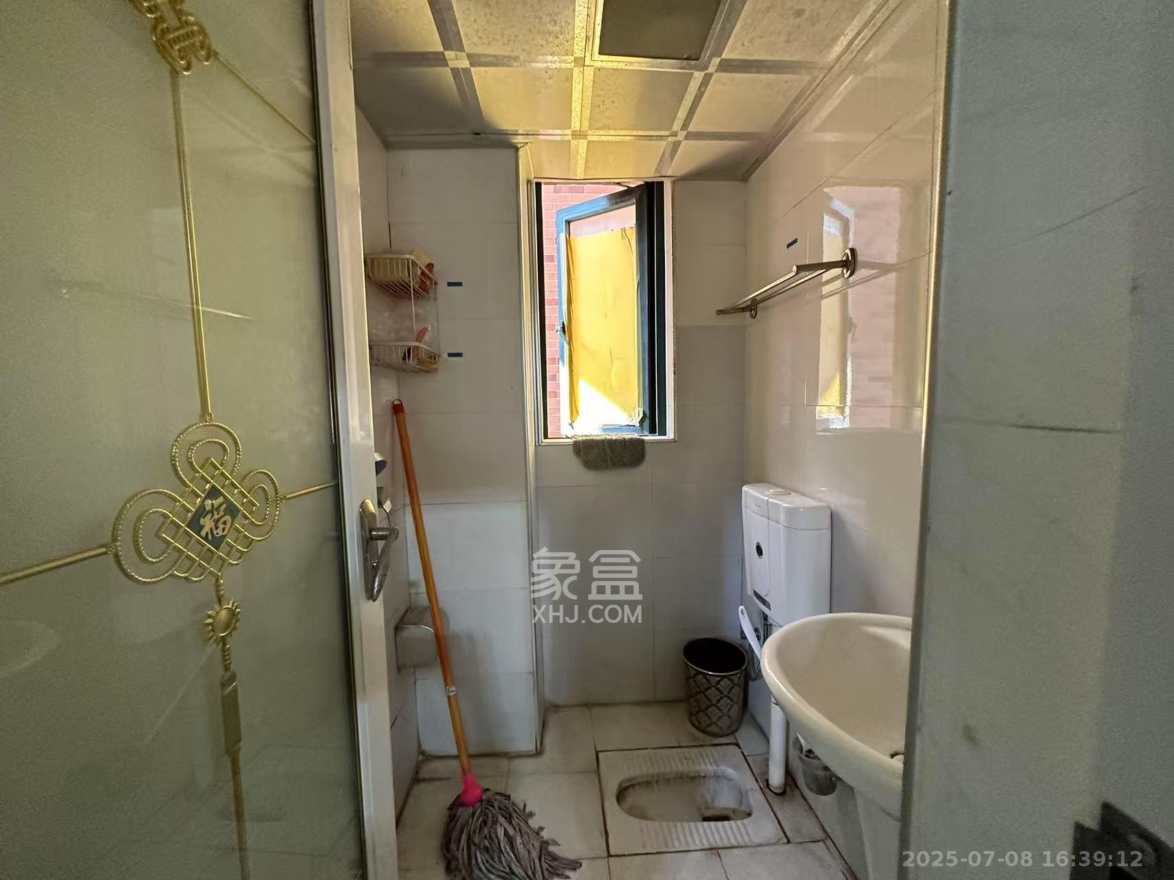 东玺门  4室1厅1卫    2300.0元/月 东玺门  4室1厅1卫    2300.0元/月室内图1