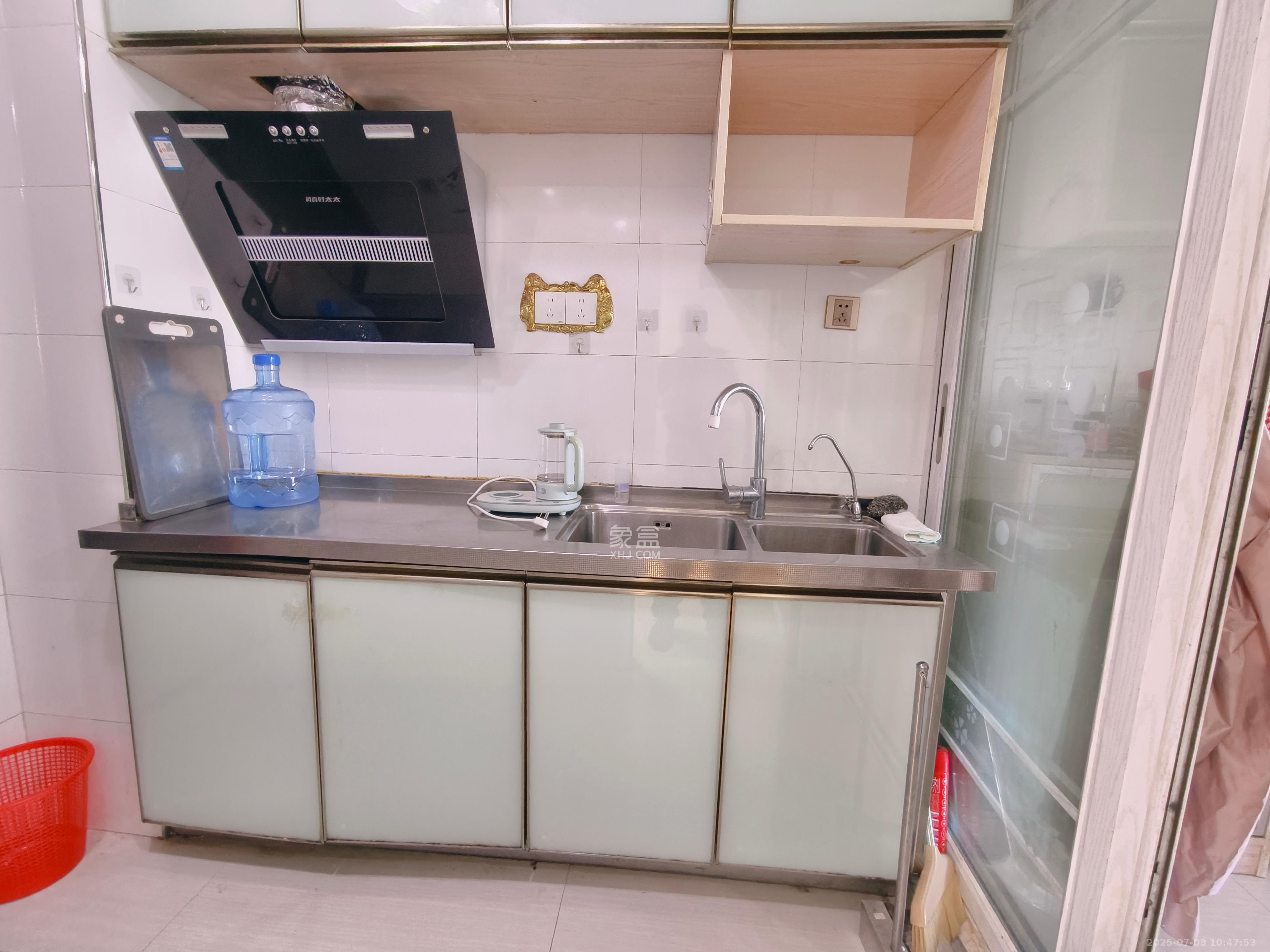 曙光领峰(曙光家园) 1室1厅1卫 1500.0元/月 曙光领峰(曙光家园) 1室1厅1卫 1500.0元/月室内图