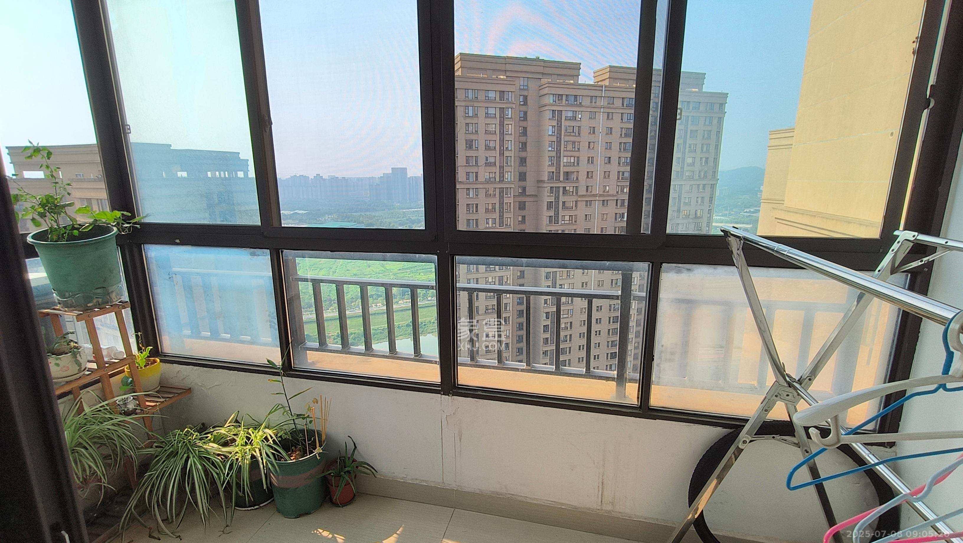 华润橡树湾  3室2厅2卫    2200.0元/月 华润橡树湾  3室2厅2卫    2200.0元/月室内图