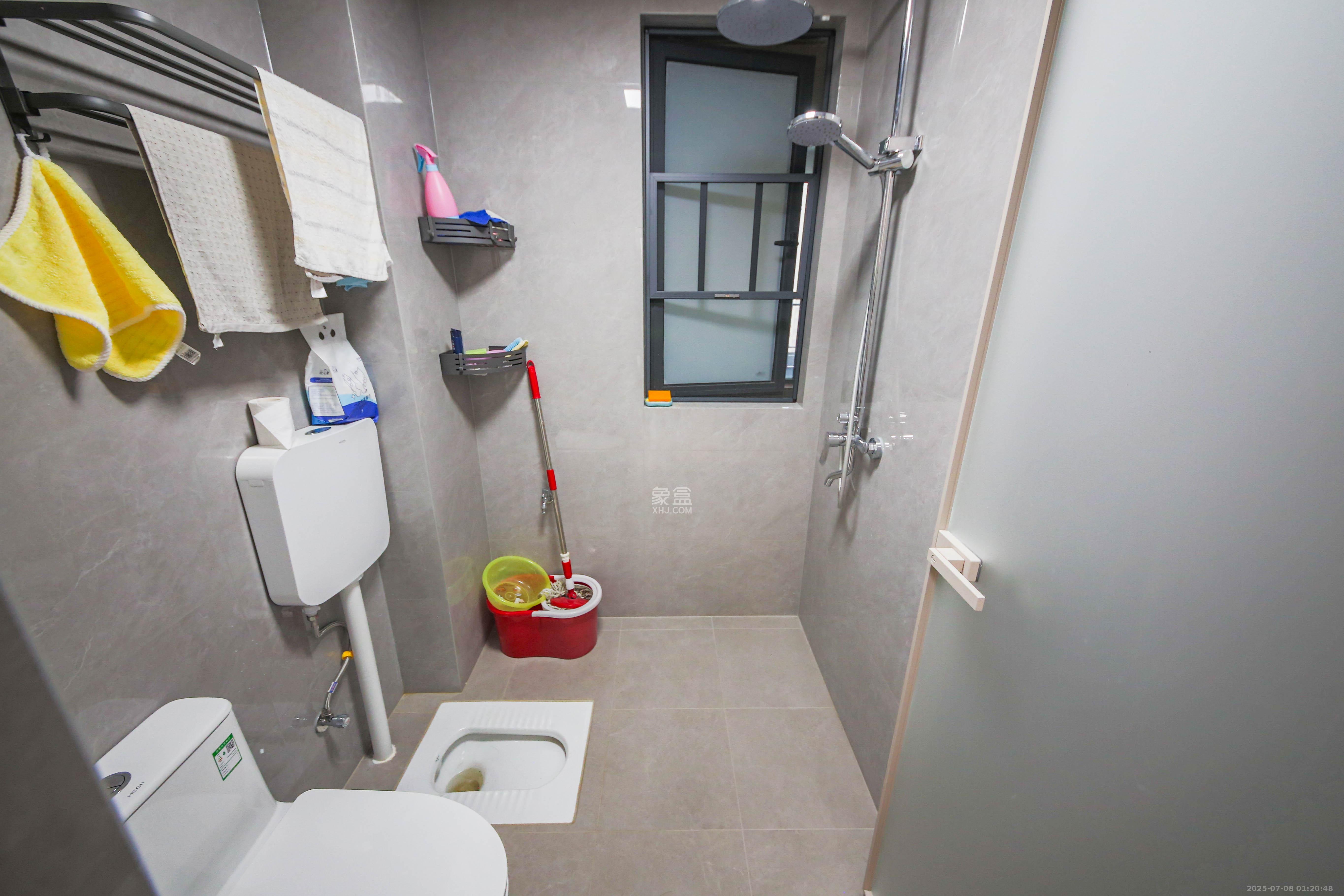 中建钰和城  3室2厅2卫   180.00万卫生间