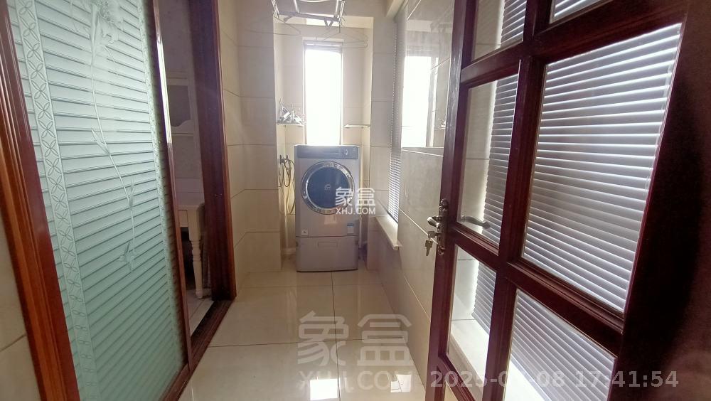 世贸广场 3室2厅2卫 2500.0元/月 世贸广场 3室2厅2卫 2500.0元/月室内图