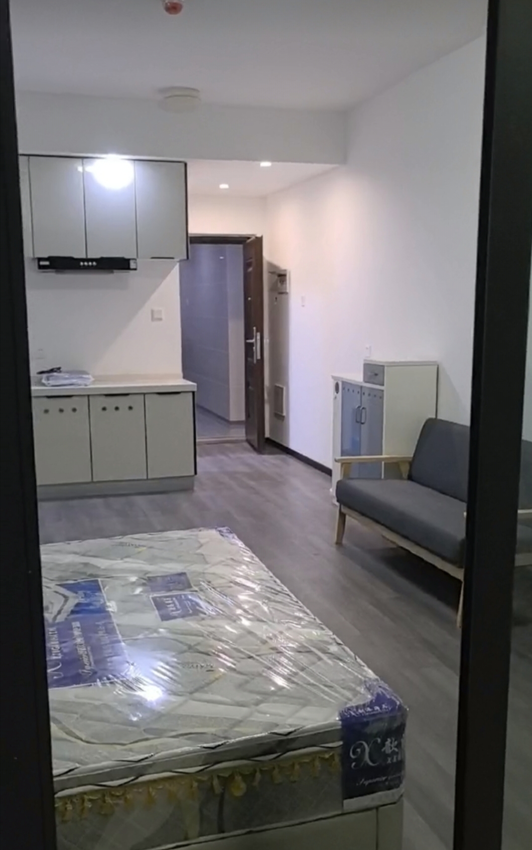 和谐家园(锦和广场) 1室1厅1卫 90.0万 和谐家园(锦和广场) 1室1厅1卫 90.0万客厅