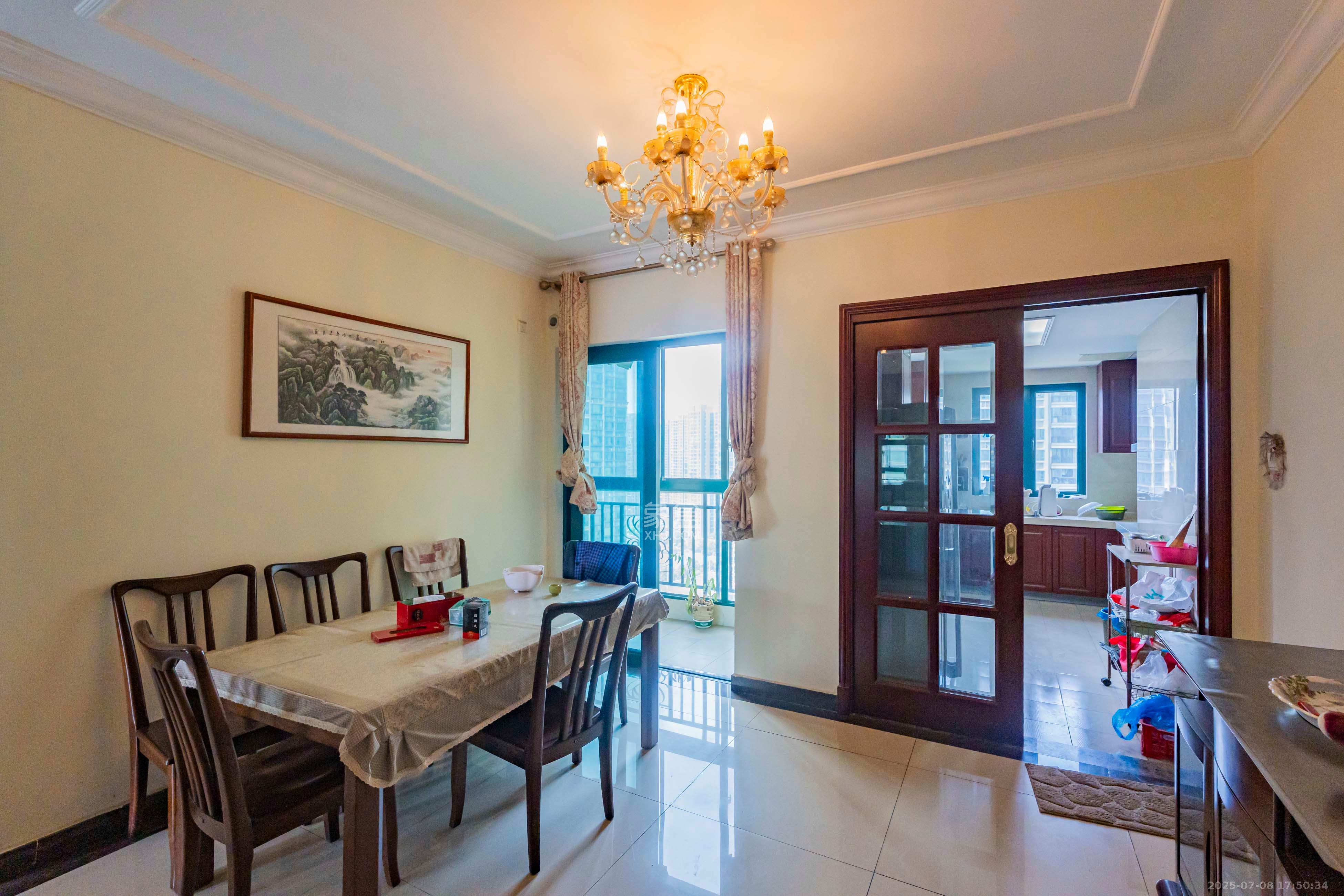 恒大雅苑  4室2厅2卫    166.0万 恒大雅苑  4室2厅2卫    166.0万客厅