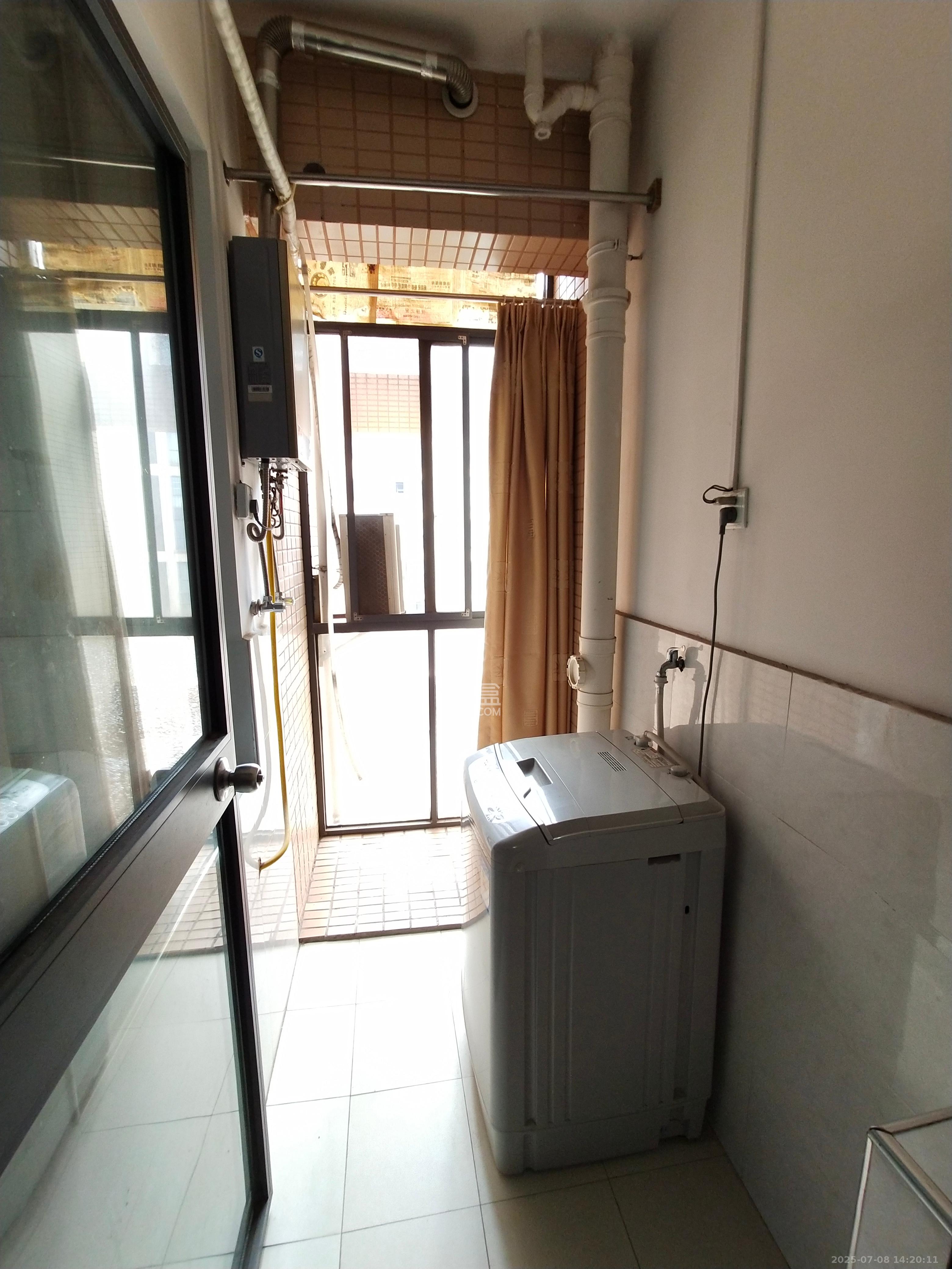 中城丽景香山园  3室1厅1卫   2500.00元/月室内图