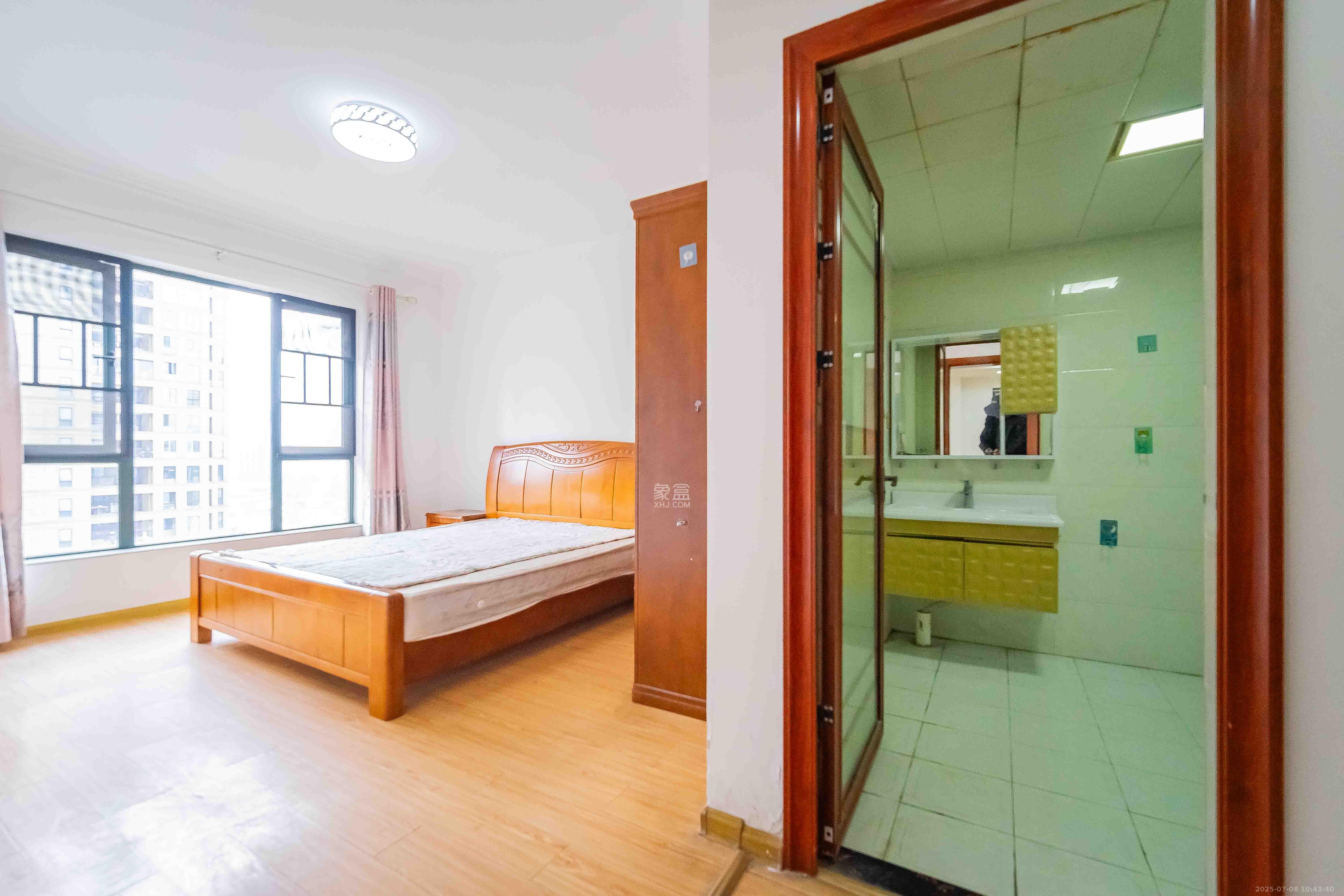 兴旺正佳广场(金石雅苑) 3室2厅2卫 2400.0元/月 兴旺正佳广场(金石雅苑) 3室2厅2卫 2400.0元/月室内图