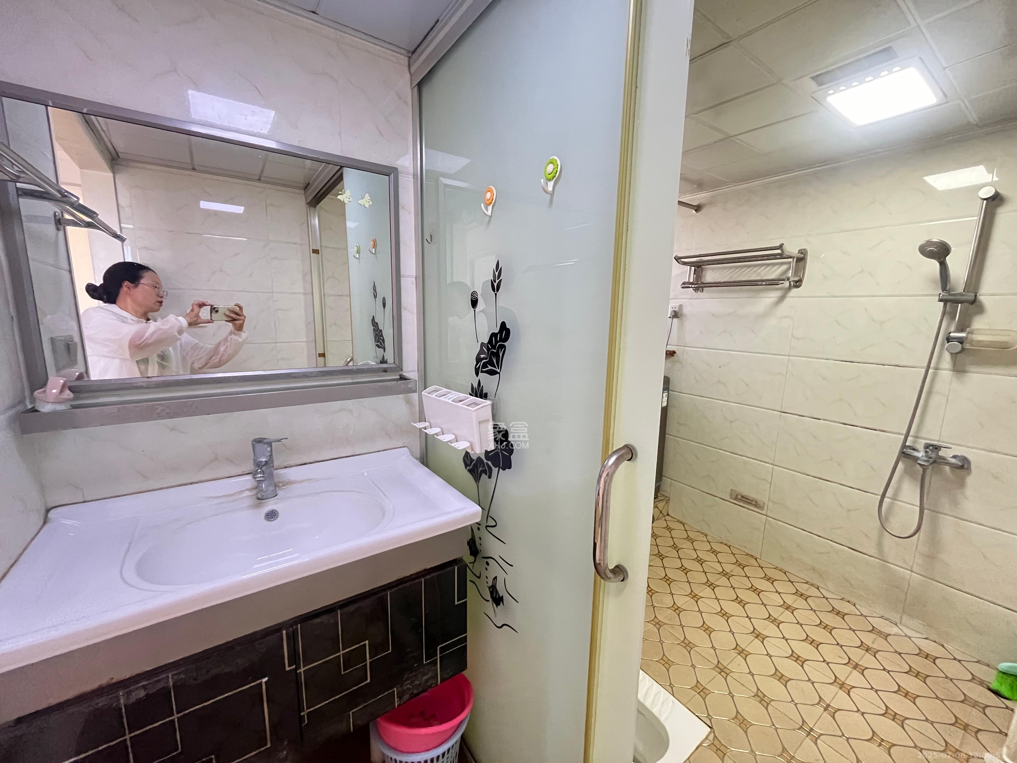 湘水熙园 3室2厅1卫 2400.0元/月 湘水熙园 3室2厅1卫 2400.0元/月室内图