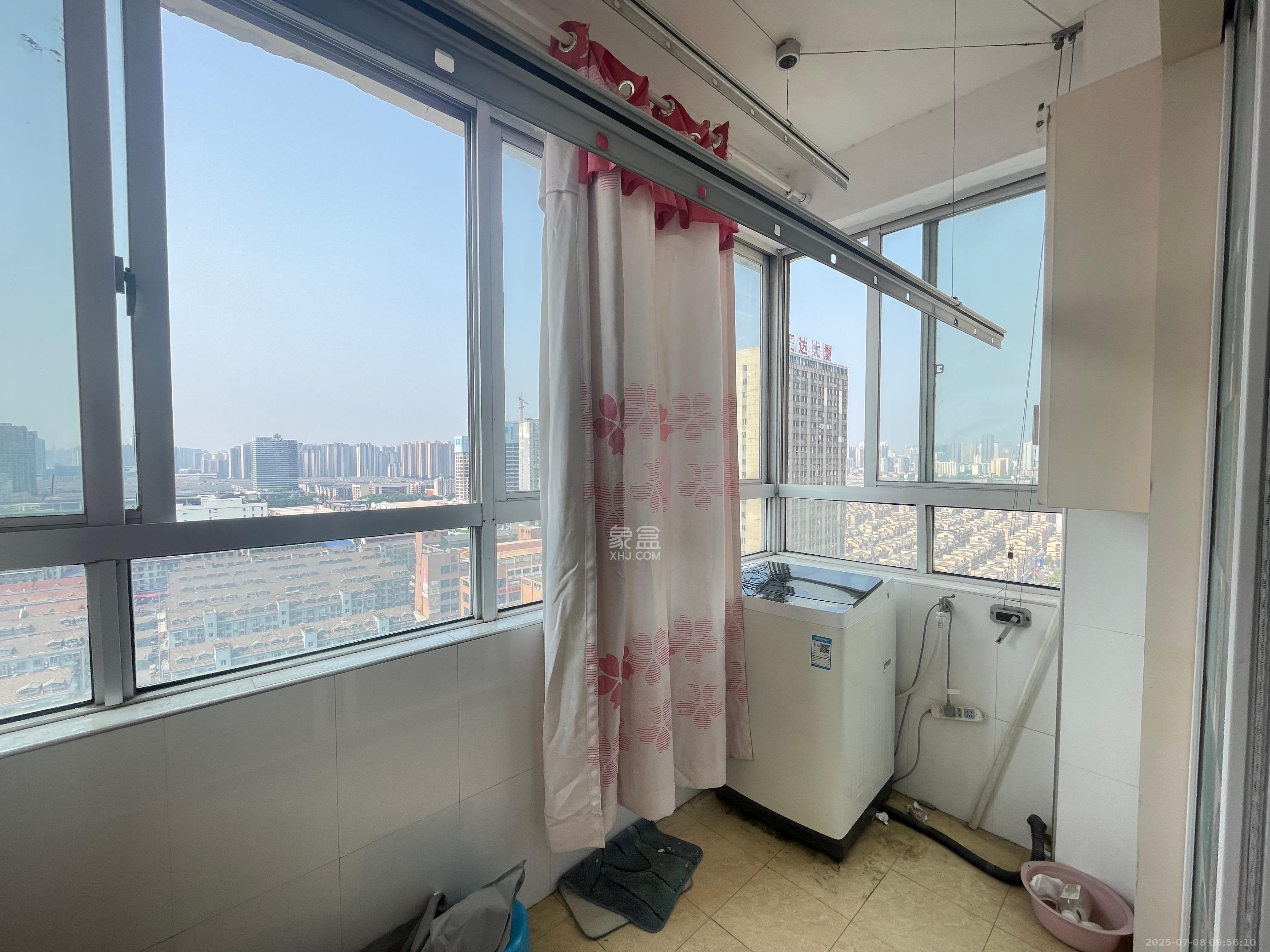 上河国际B座  3室1厅1卫   2200.00元/月室内图