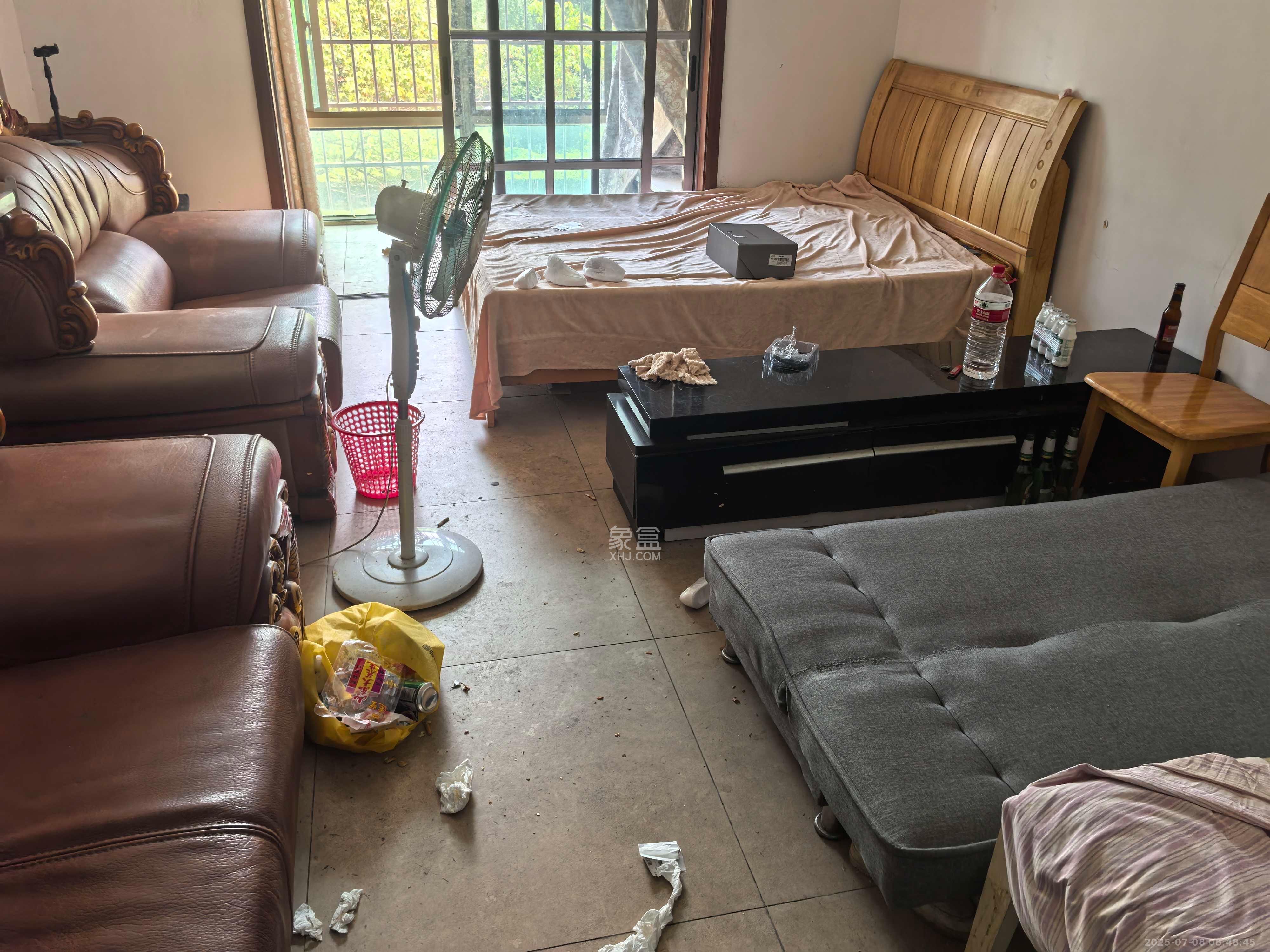 麓谷加州阳光 3室2厅2卫 2500.0元/月 麓谷加州阳光 3室2厅2卫 2500.0元/月室内图