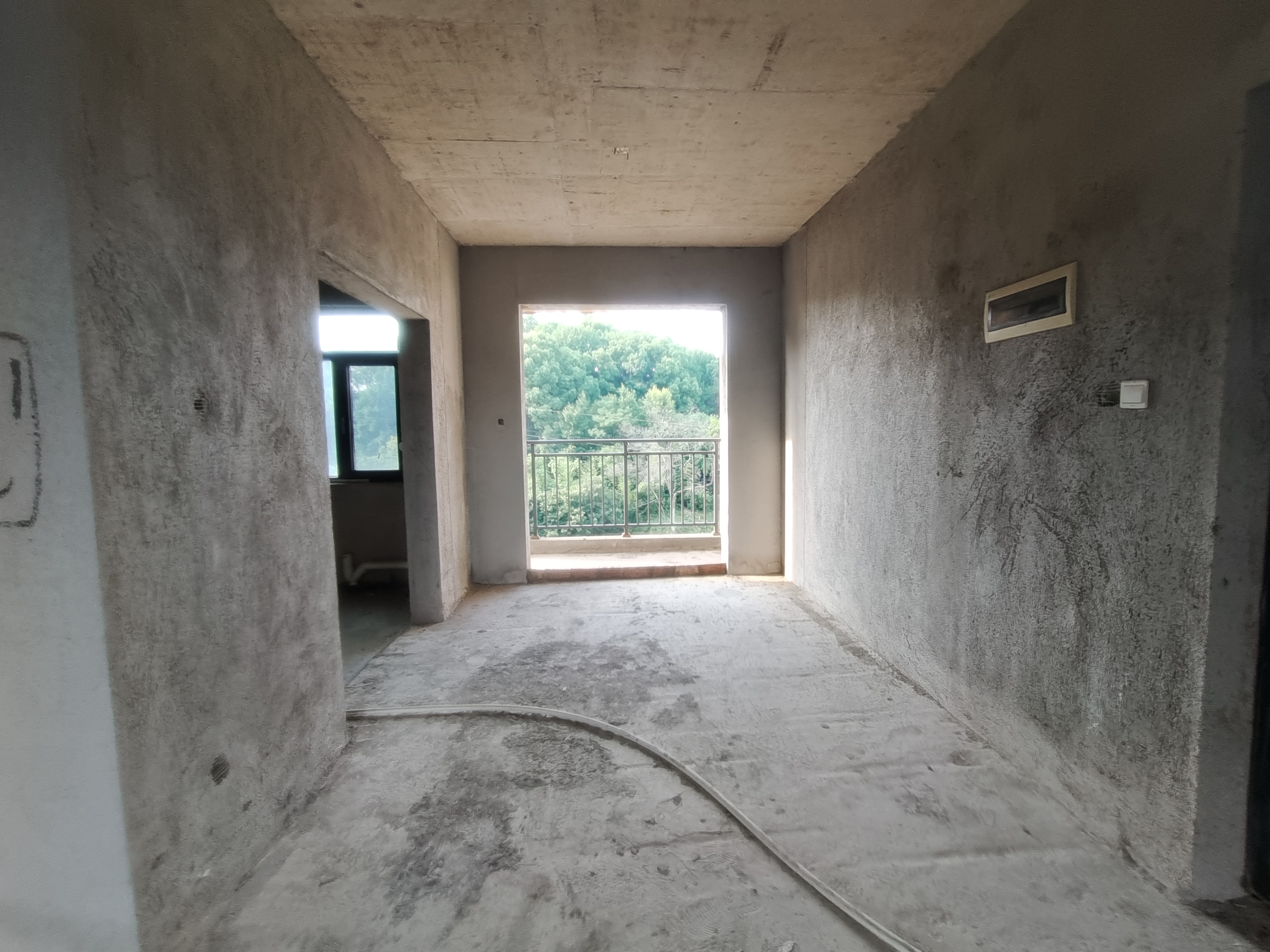 德馨苑 4室2厅2卫 76.8万 德馨苑 4室2厅2卫 76.8万客厅