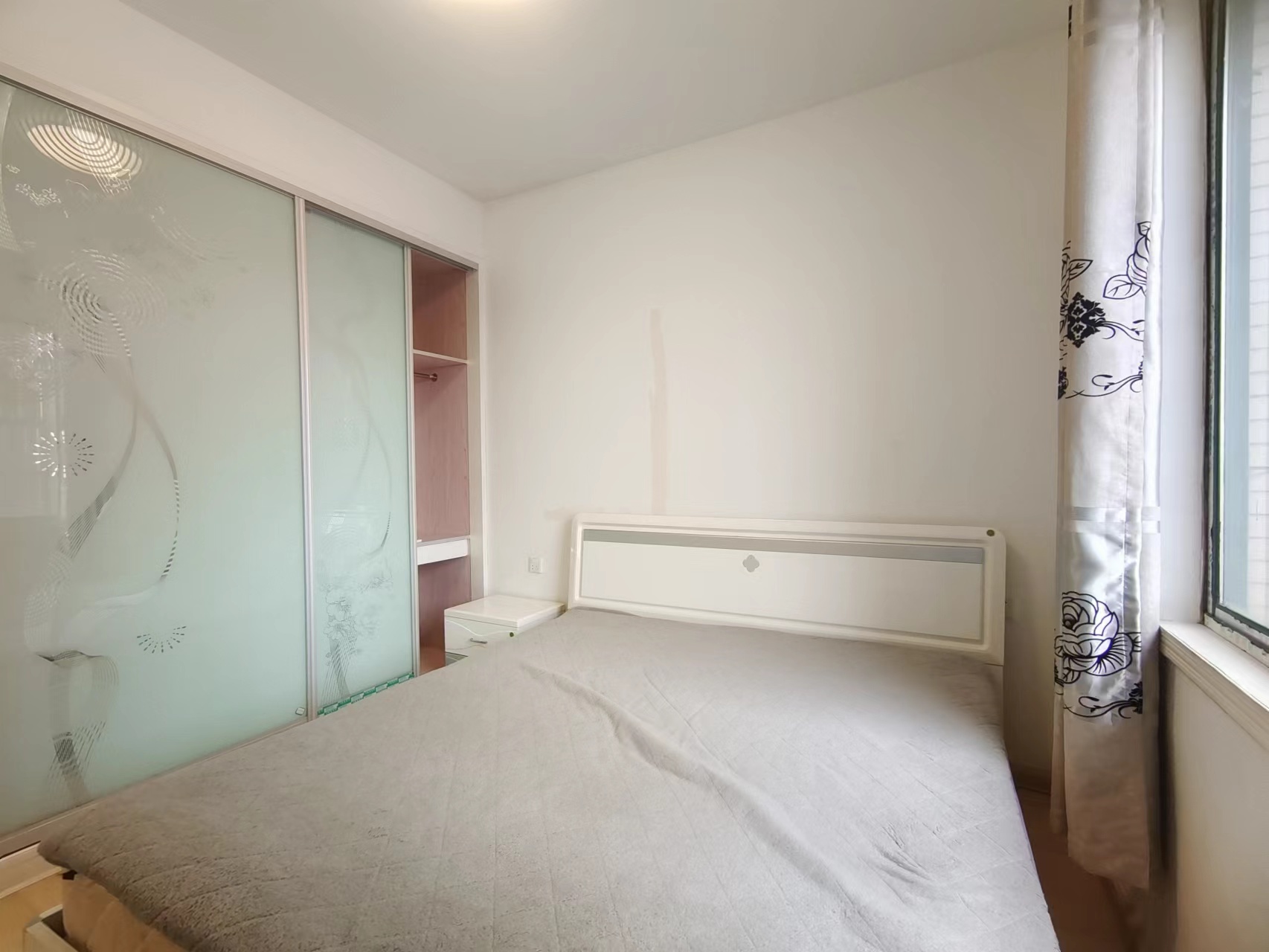 长和广场 2室2厅1卫 1700.0元/月 长和广场 2室2厅1卫 1700.0元/月室内图