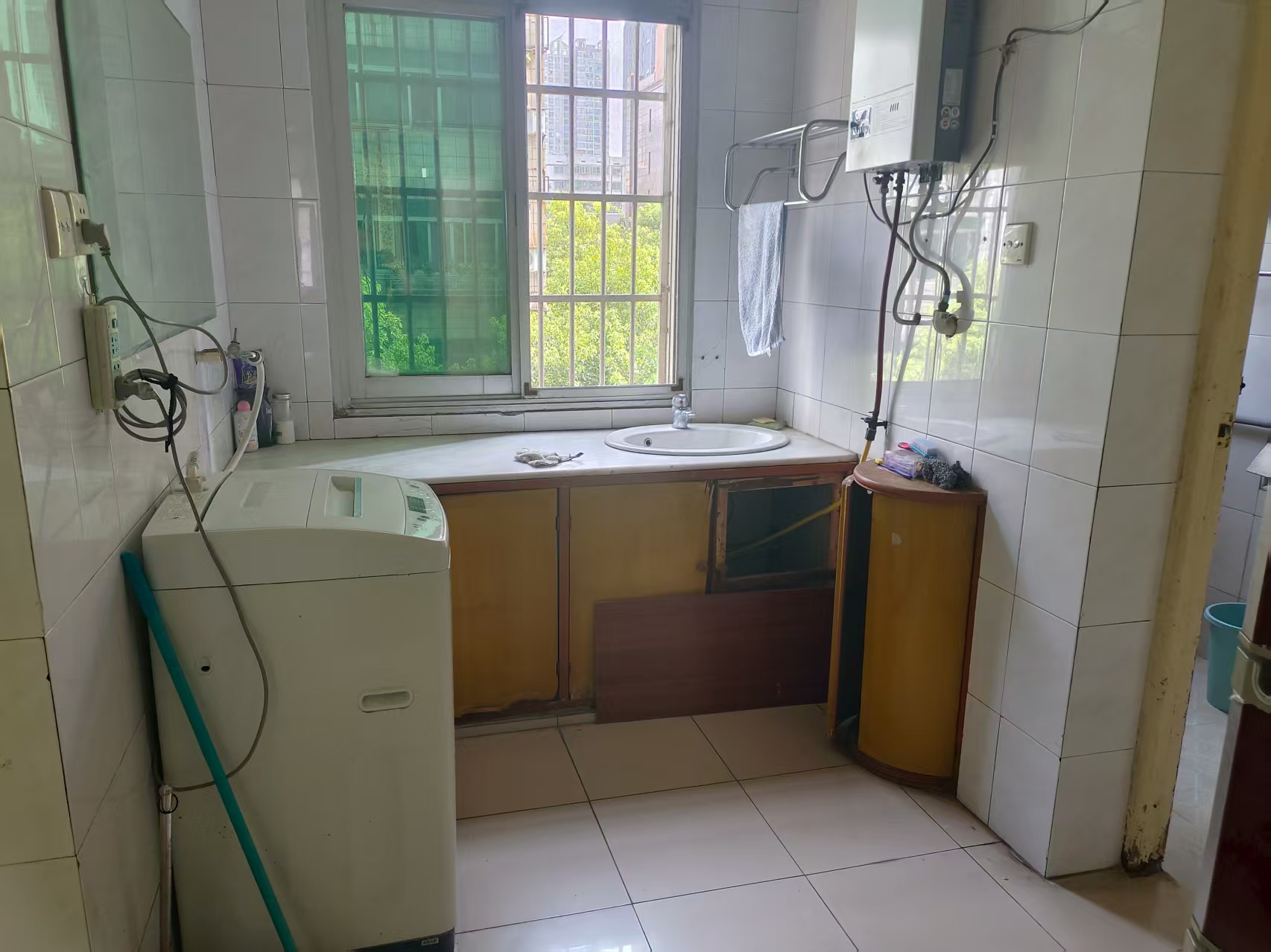 赫山税务局家属楼 3室2厅2卫 1250.0元/月 赫山税务局家属楼 3室2厅2卫 1250.0元/月室内图