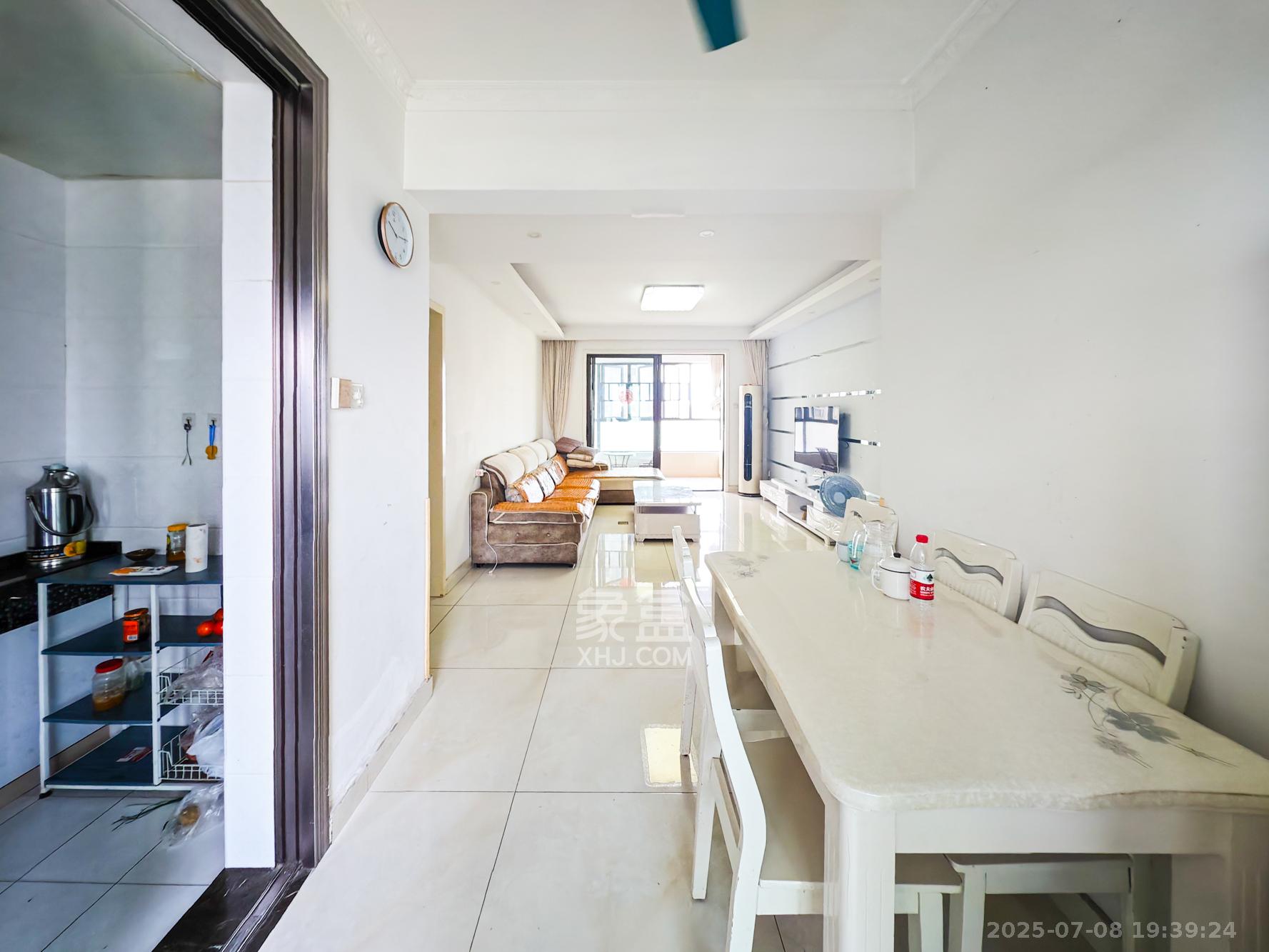 山语城三期 3室1厅2卫 85.0万 山语城三期 3室1厅2卫 85.0万客厅