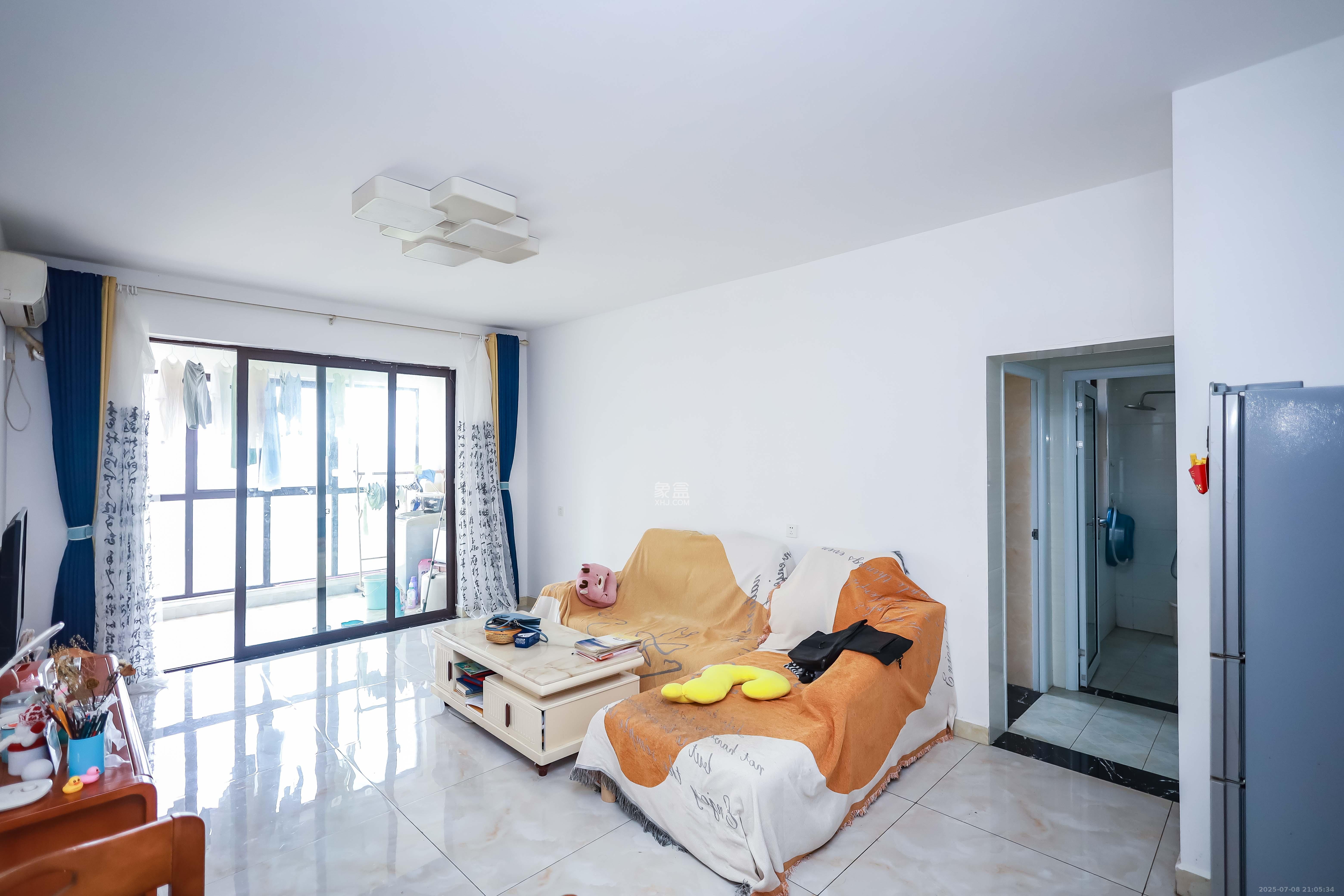 盛景谷山里 2室2厅1卫 75.0万 盛景谷山里 2室2厅1卫 75.0万客厅