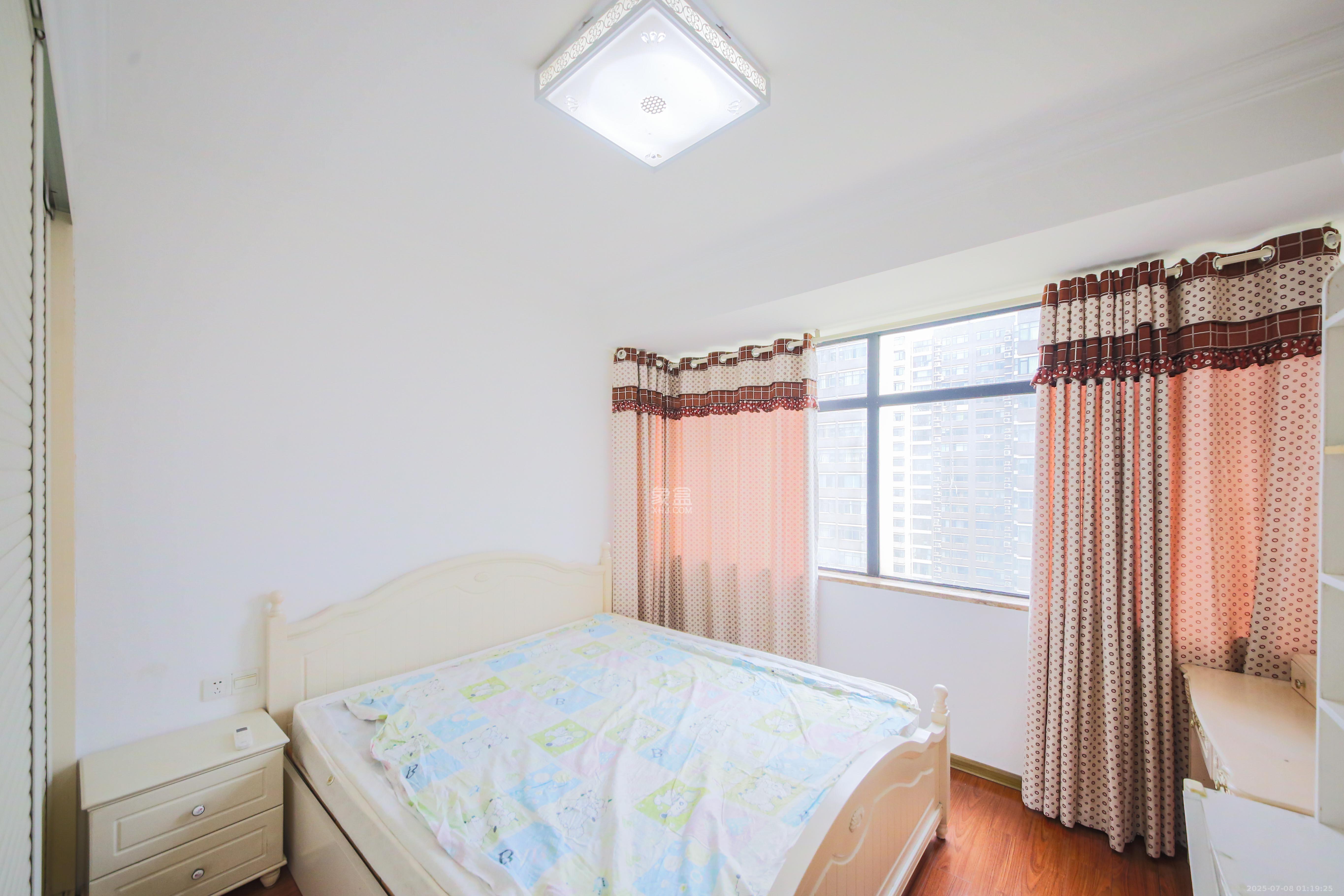 湘水熙园 4室2厅2卫 135.0万 湘水熙园 4室2厅2卫 135.0万卧室