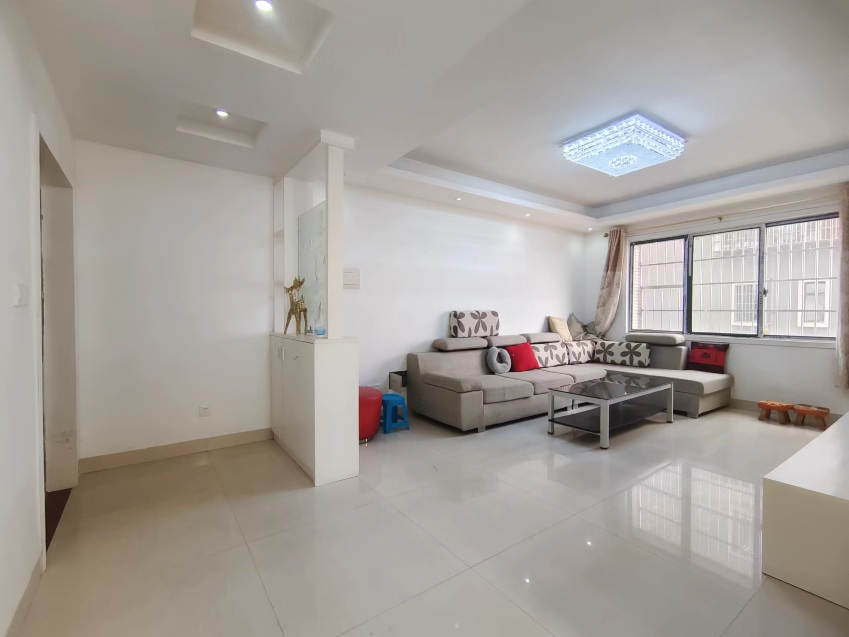 长和广场 2室2厅1卫 1700.0元/月 长和广场 2室2厅1卫 1700.0元/月室内图