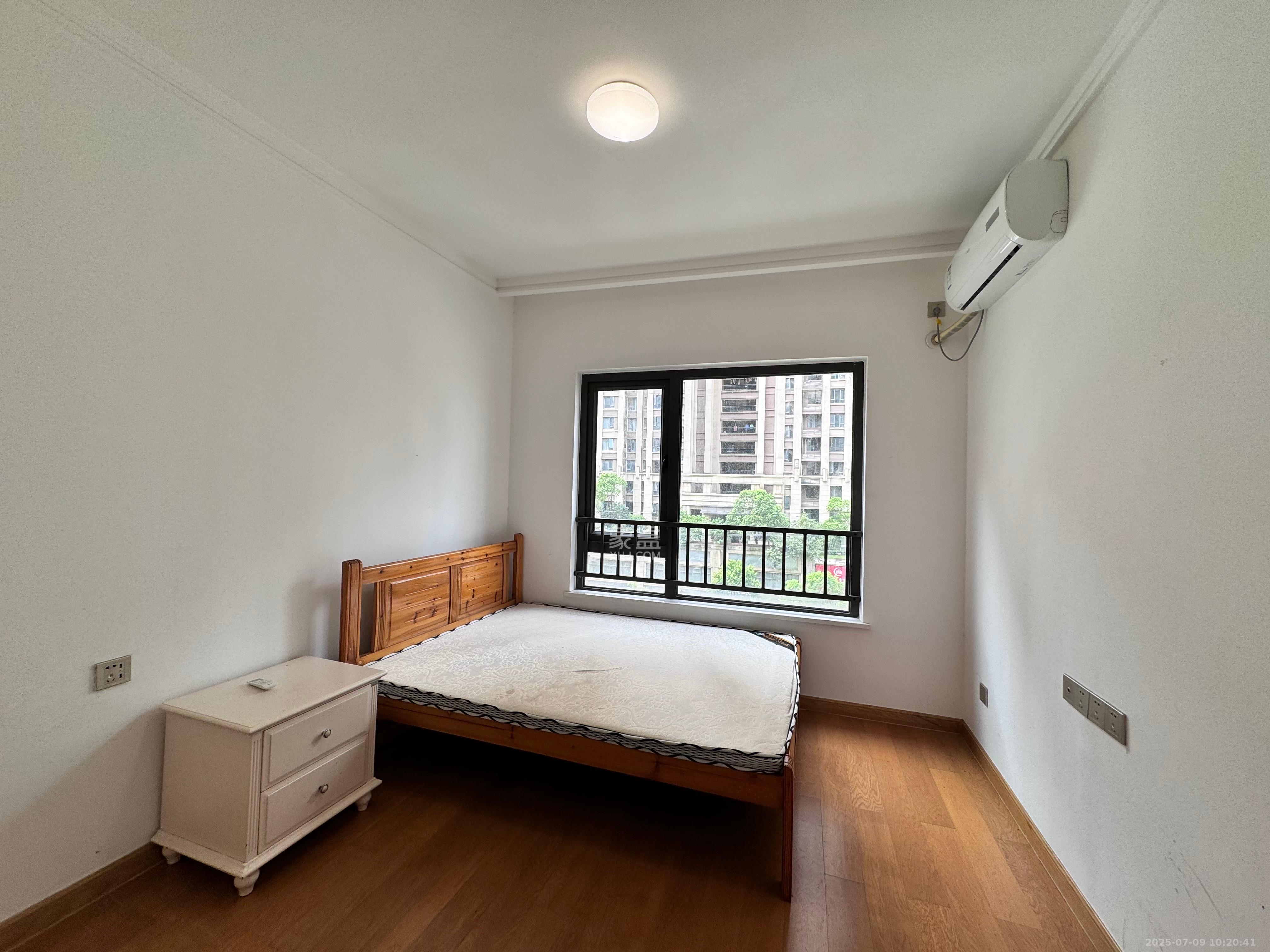 阳光城尚东湾青柠园  3室2厅1卫    2200.0元/月 阳光城尚东湾青柠园  3室2厅1卫    2200.0元/月室内图