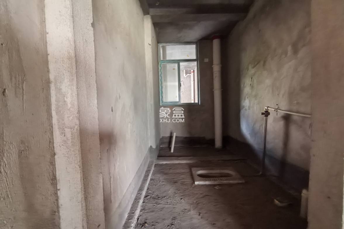 南苑上和一期 4室2厅2卫 80.0万 南苑上和一期 4室2厅2卫 80.0万客厅