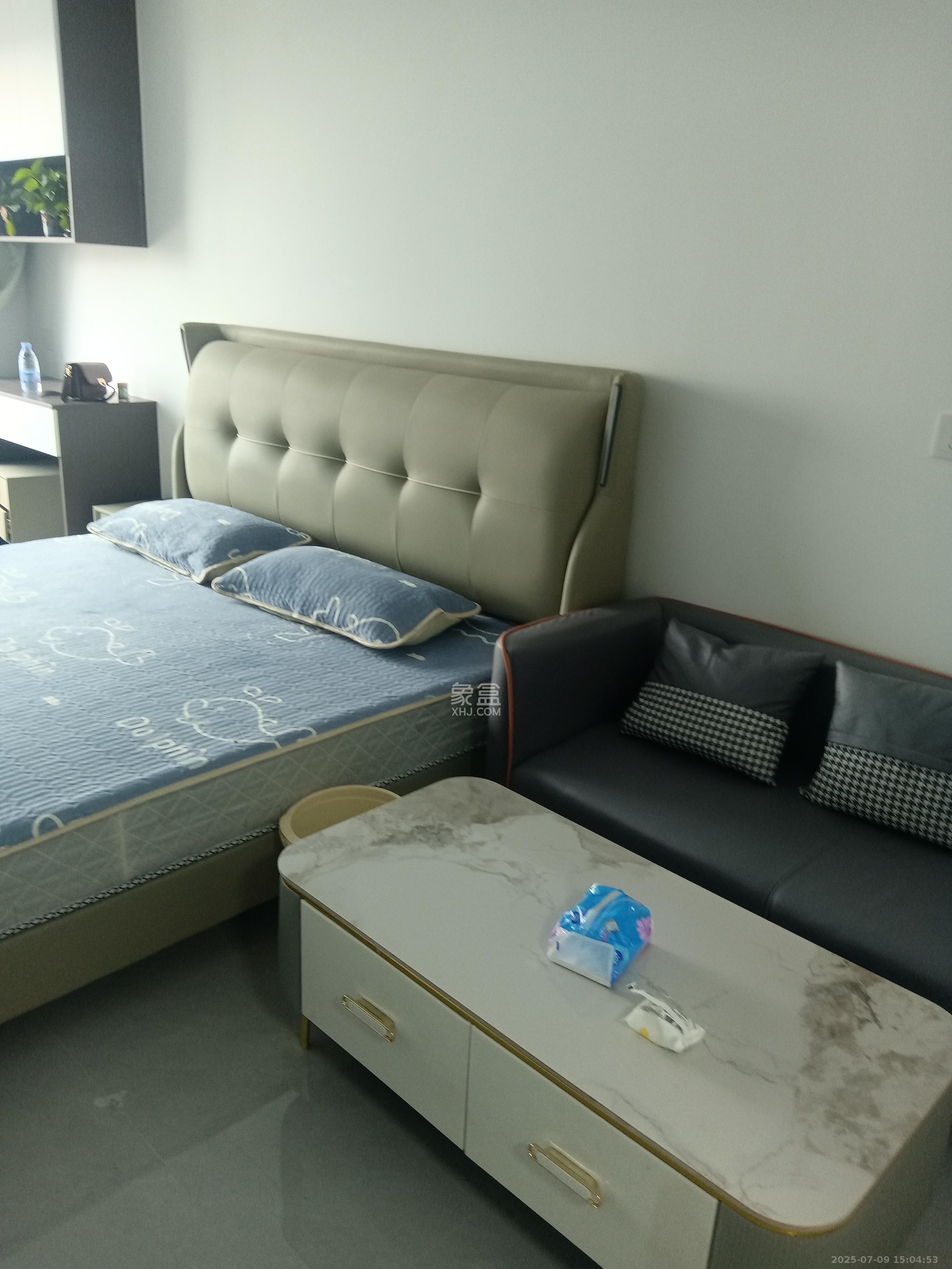 中海珑悦府  1室1厅1卫    1400.0元/月