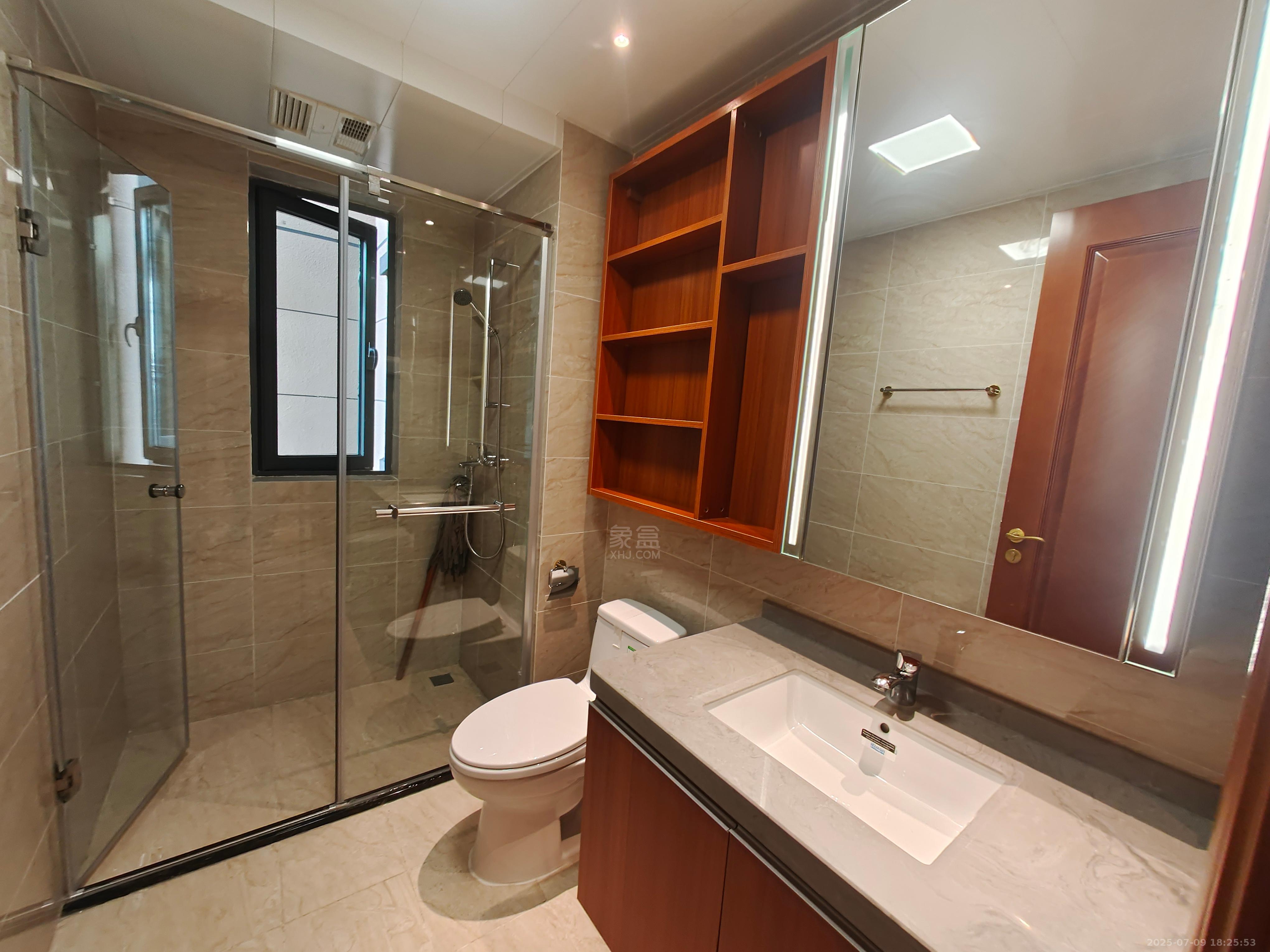 恒大华府 3室2厅1卫 2500.0元/月 恒大华府 3室2厅1卫 2500.0元/月室内图