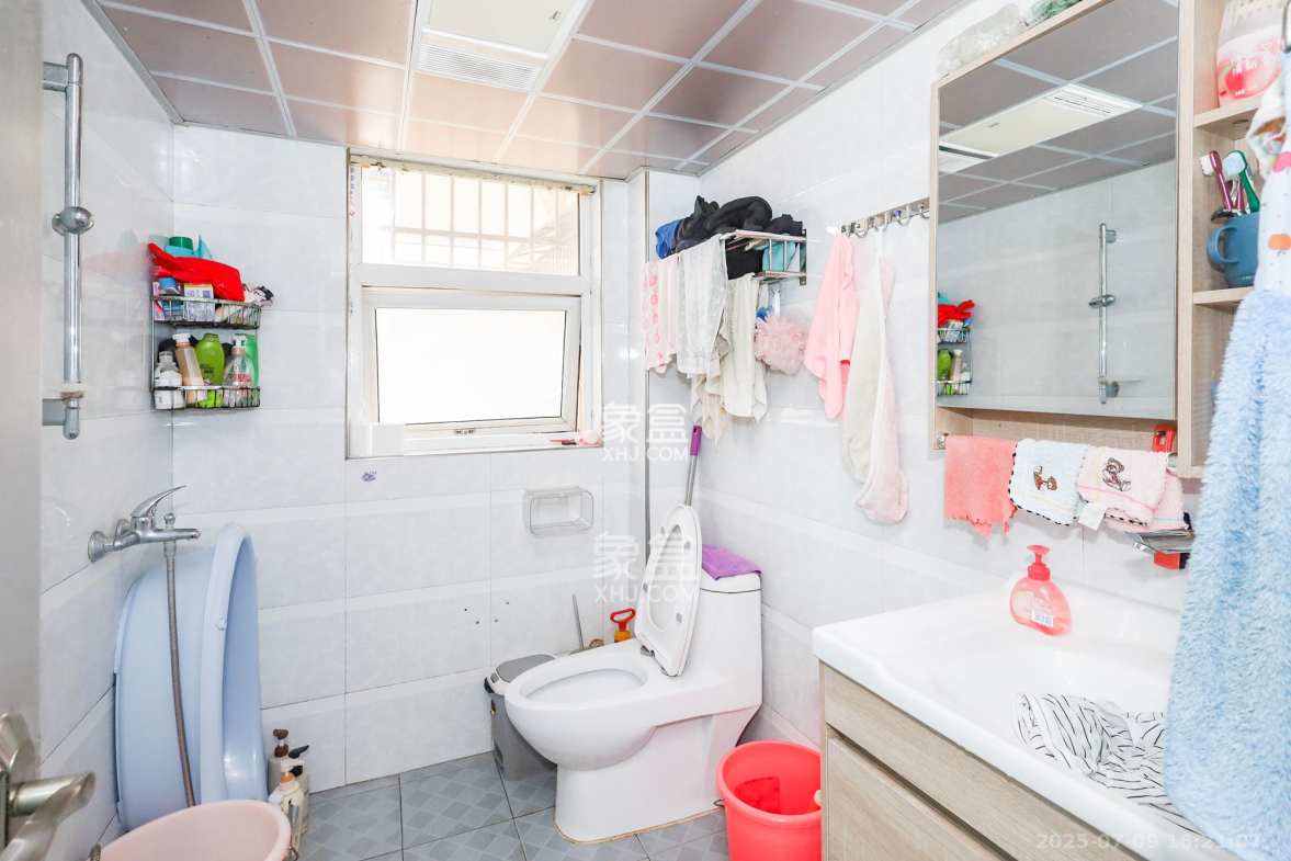 德润园  3室2厅1卫    65.0万 德润园  3室2厅1卫    65.0万卫生间