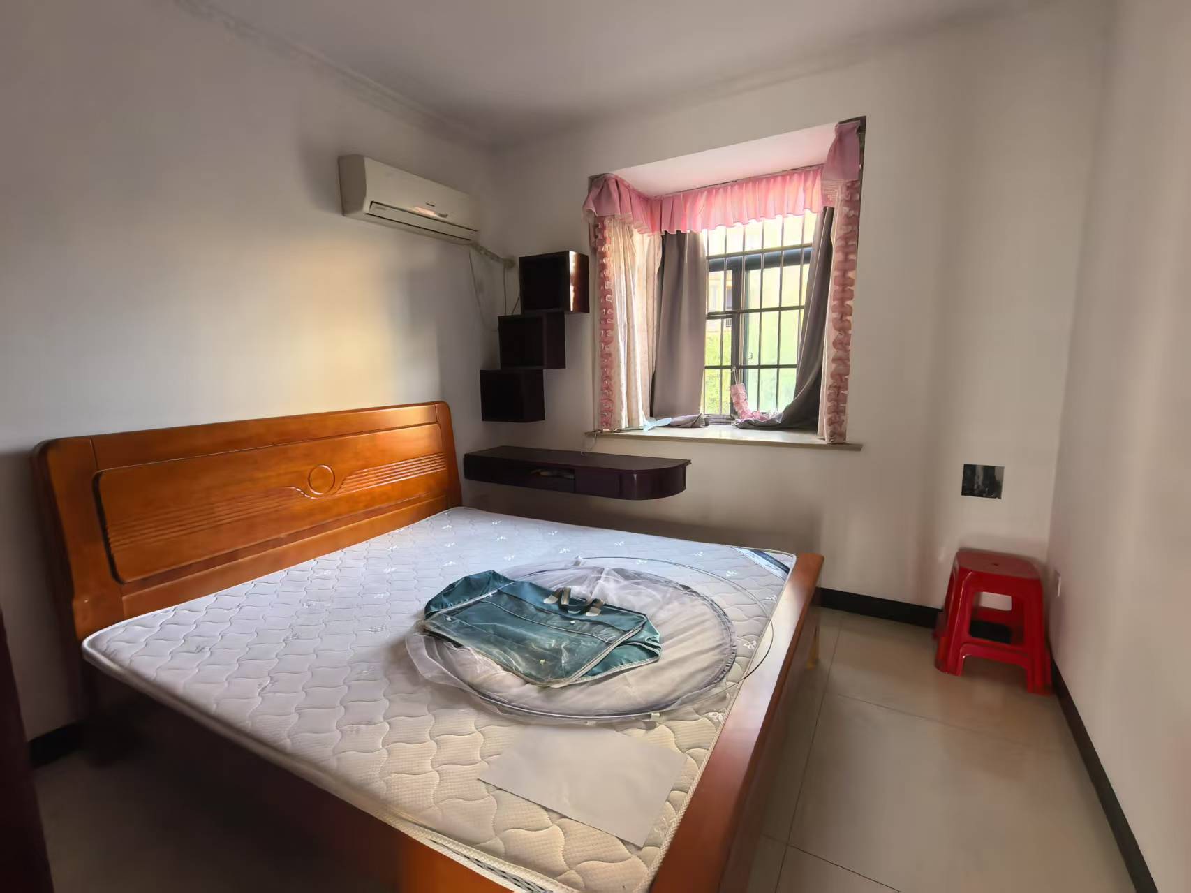 东方新城 2室2厅1卫 1400.0元/月 东方新城 2室2厅1卫 1400.0元/月室内图