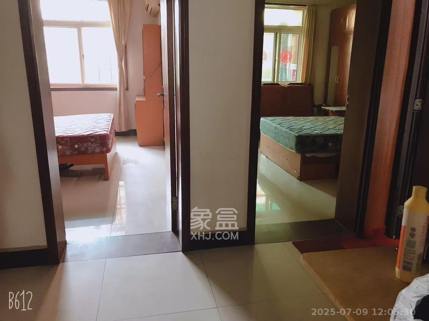 红旗社区  3室1厅1卫   2100.00元/月室内图