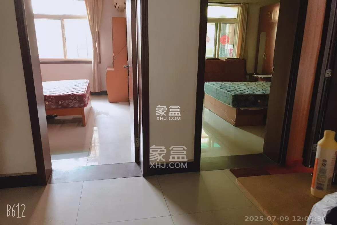 红旗区四片 3室1厅1卫 2100.0元/月 红旗区四片 3室1厅1卫 2100.0元/月室内图