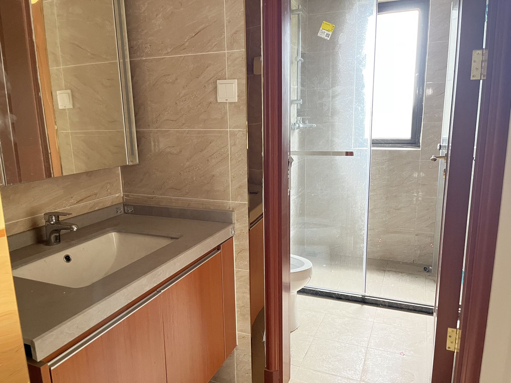 恒大名都  3室2厅2卫    1600.0元/月 恒大名都  3室2厅2卫    1600.0元/月室内图