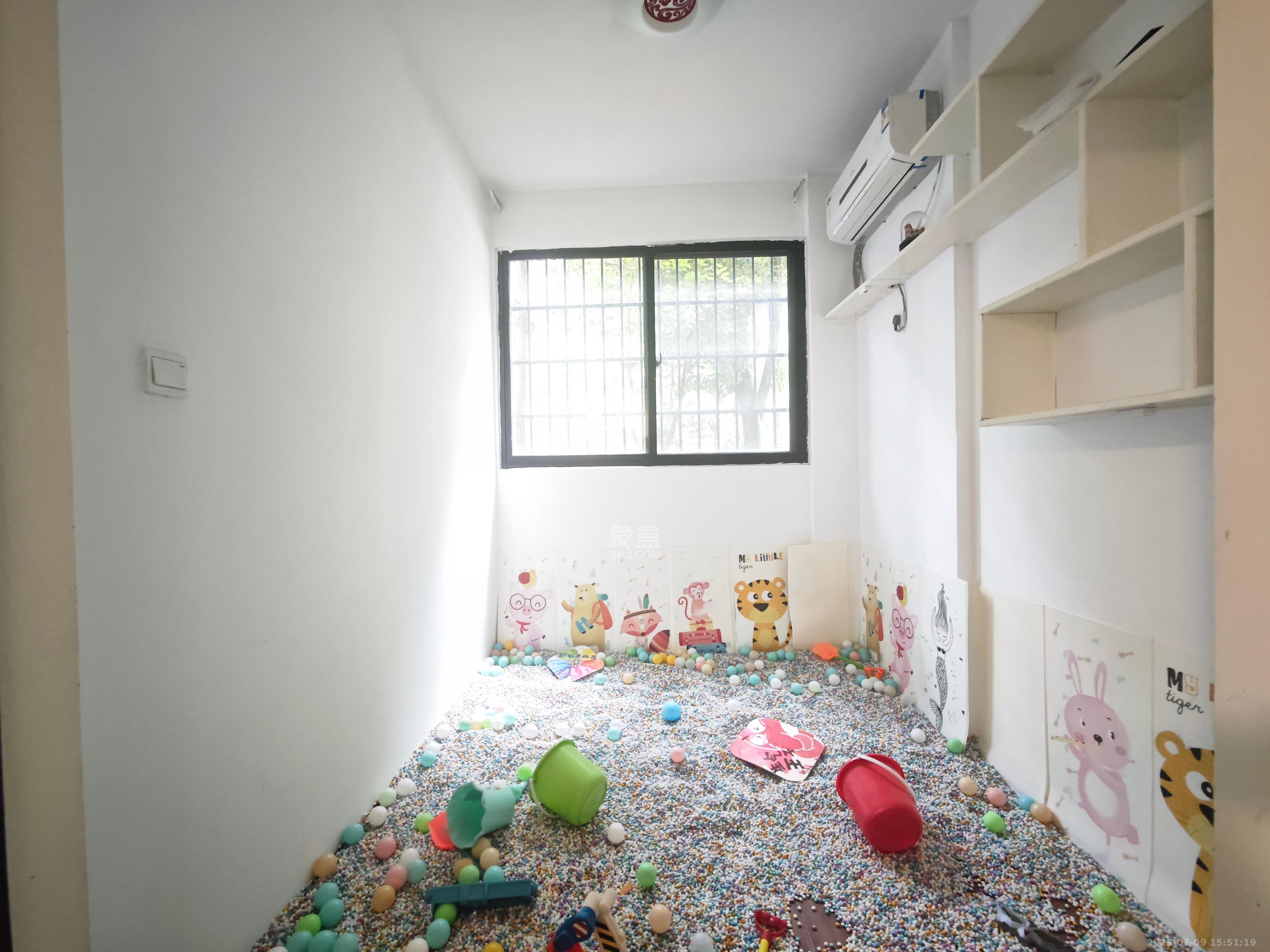 康桥长郡 3室2厅1卫 2500.0元/月 康桥长郡 3室2厅1卫 2500.0元/月室内图