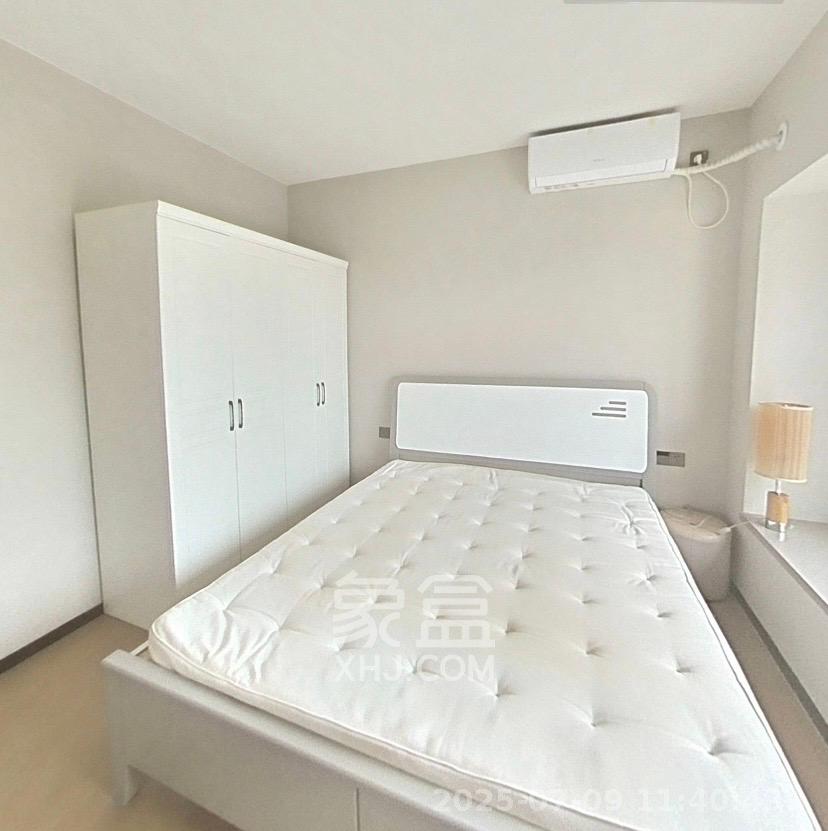 时代梅溪领峰  4室2厅2卫   3800.00元/月室内图